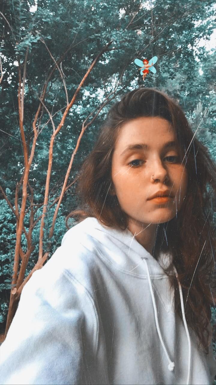 Clairo Wallpapers