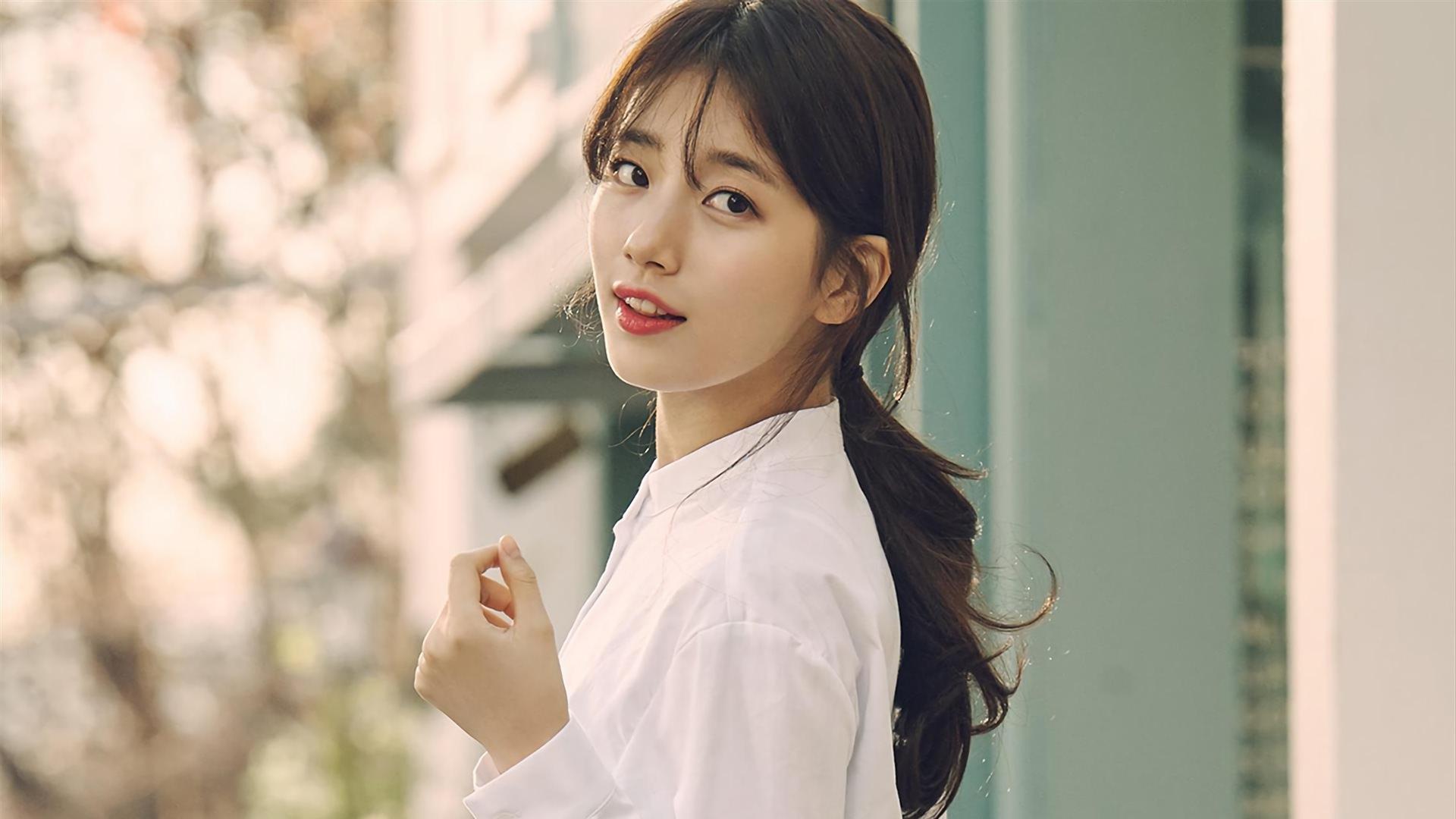 Suzy Wallpapers