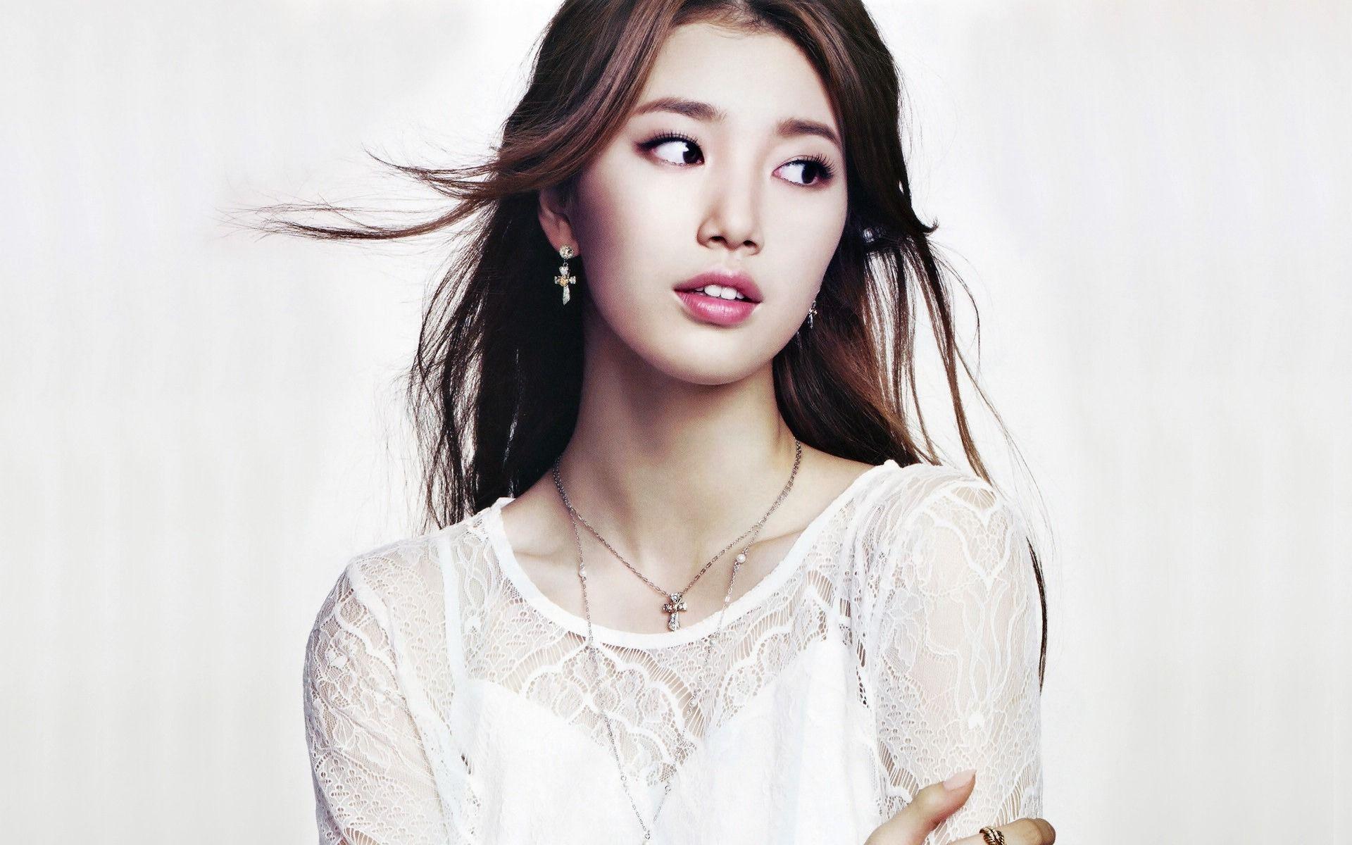 Suzy Wallpapers
