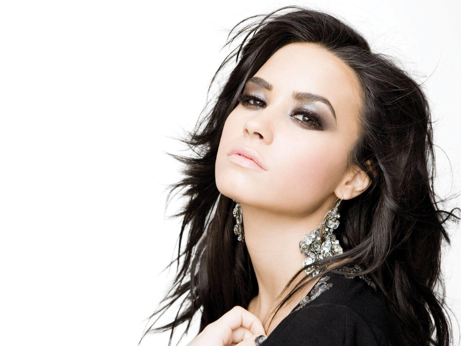 Demi Lovato Wallpapers