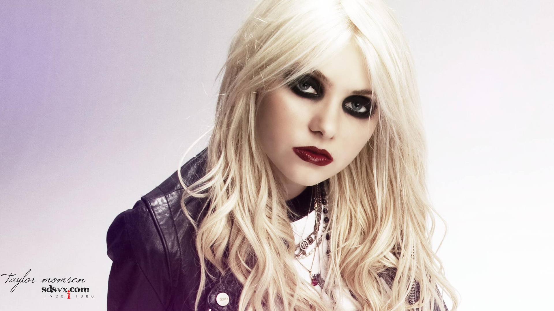 Taylor Momsen Wallpapers