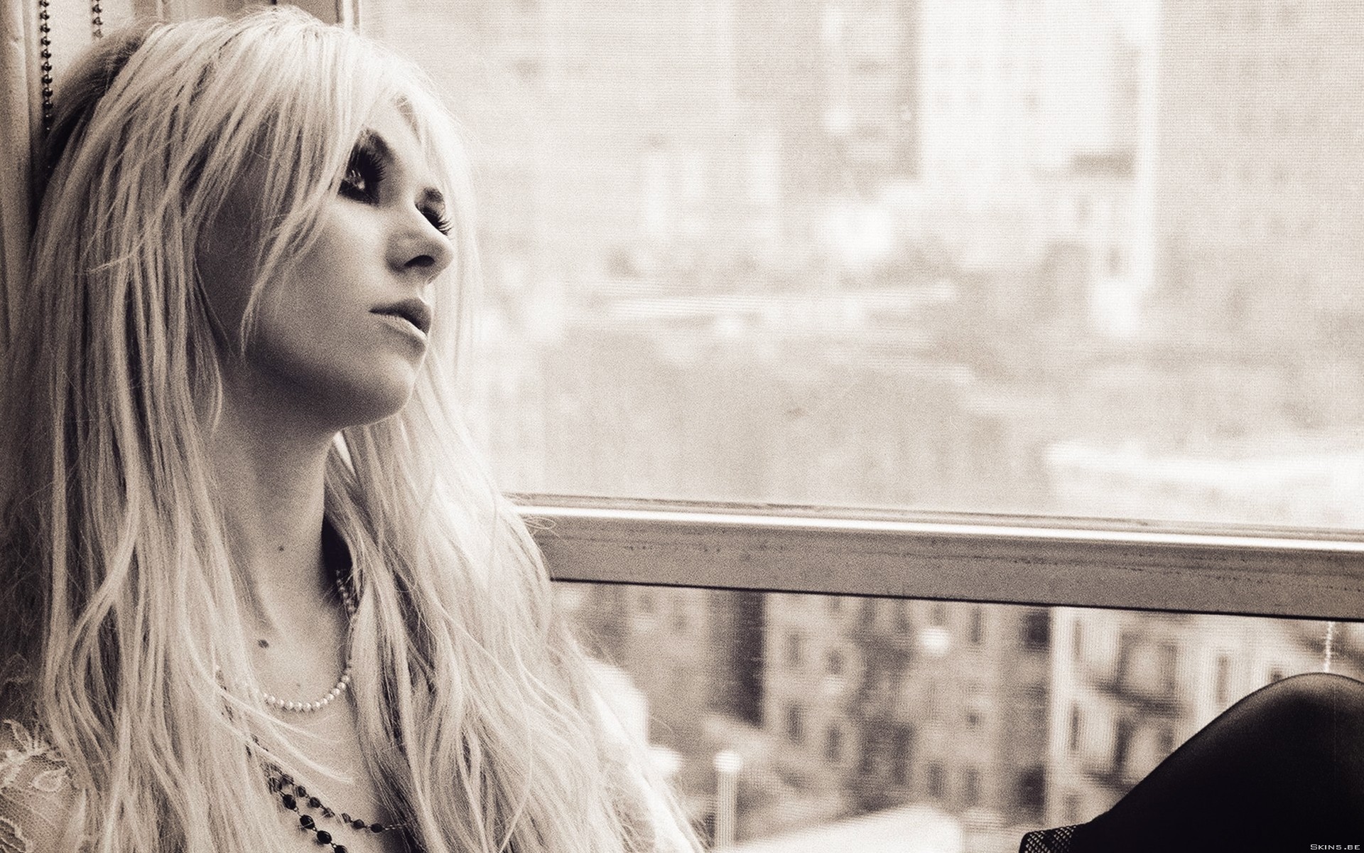 Taylor Momsen Wallpapers