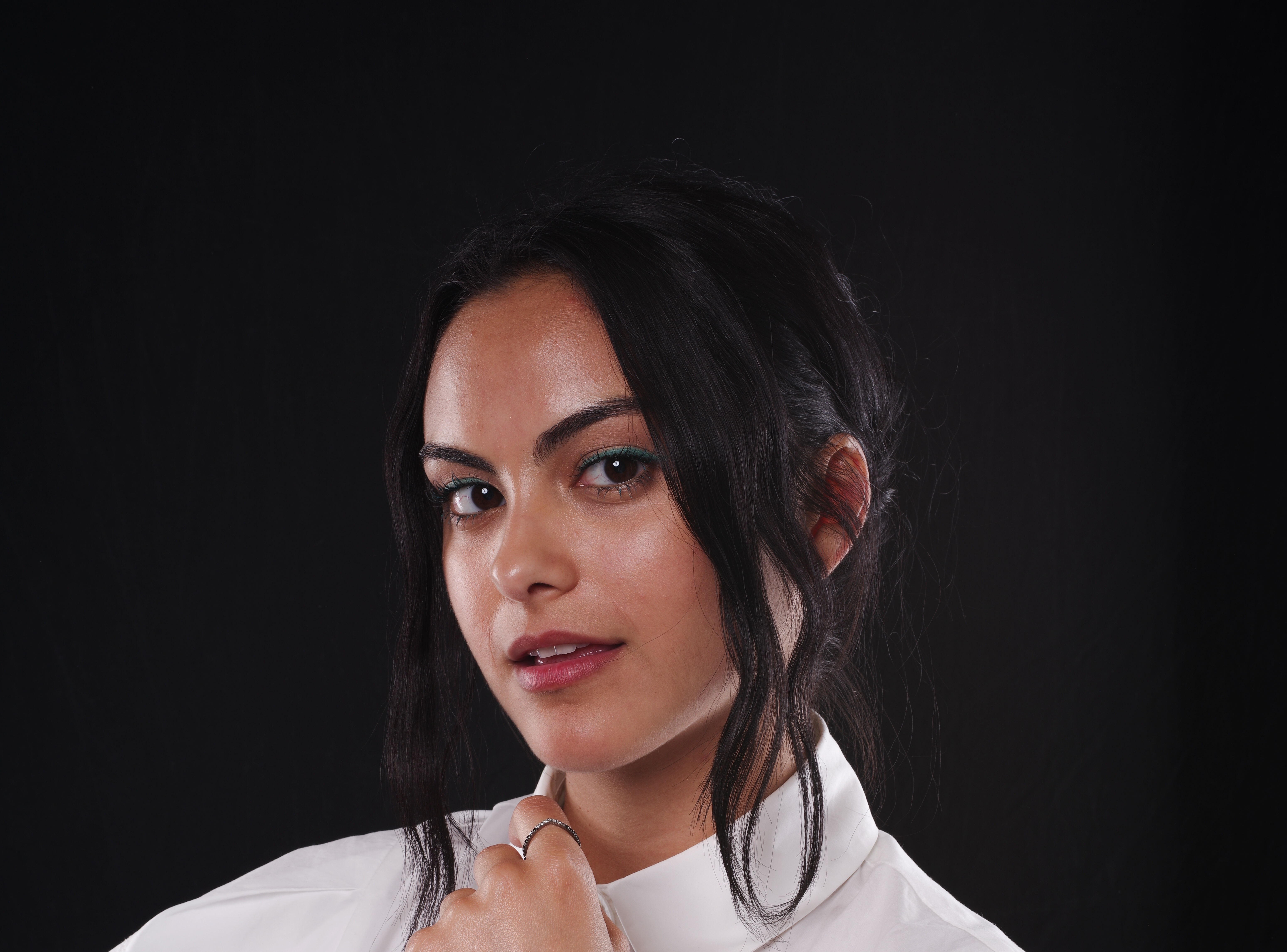 4K Camila Mendes Wallpapers