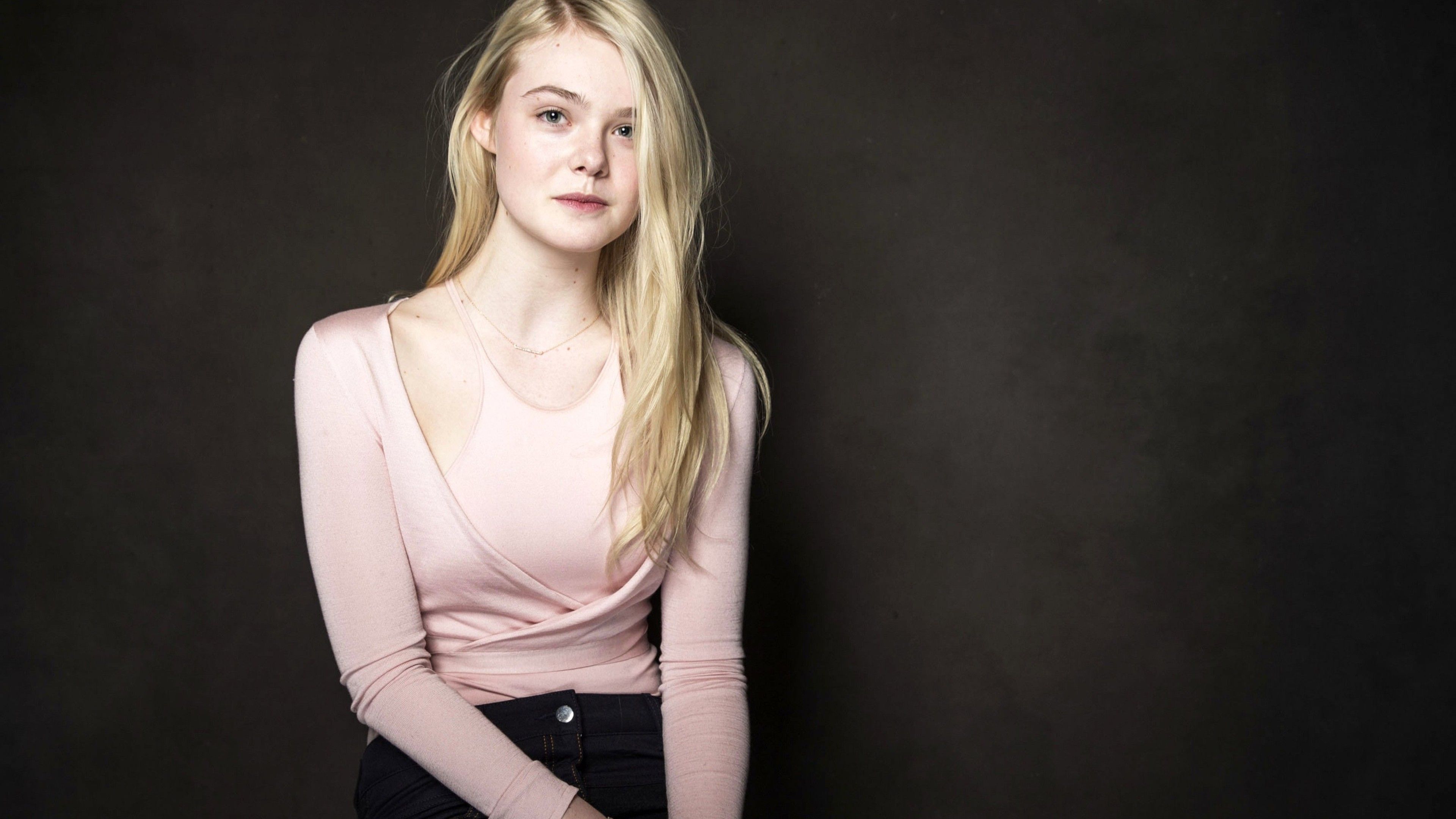 4K Elle Fanning 2020 Wallpapers