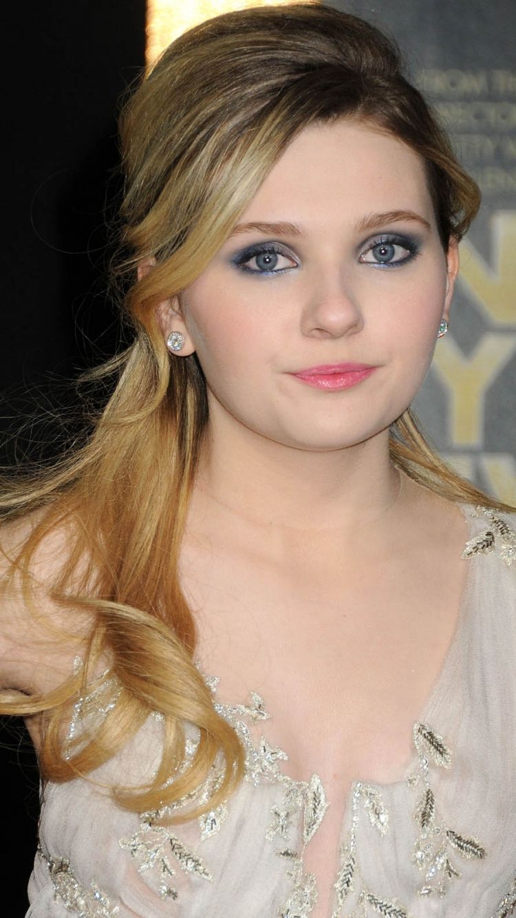 Abigail Breslin 2018 Wallpapers