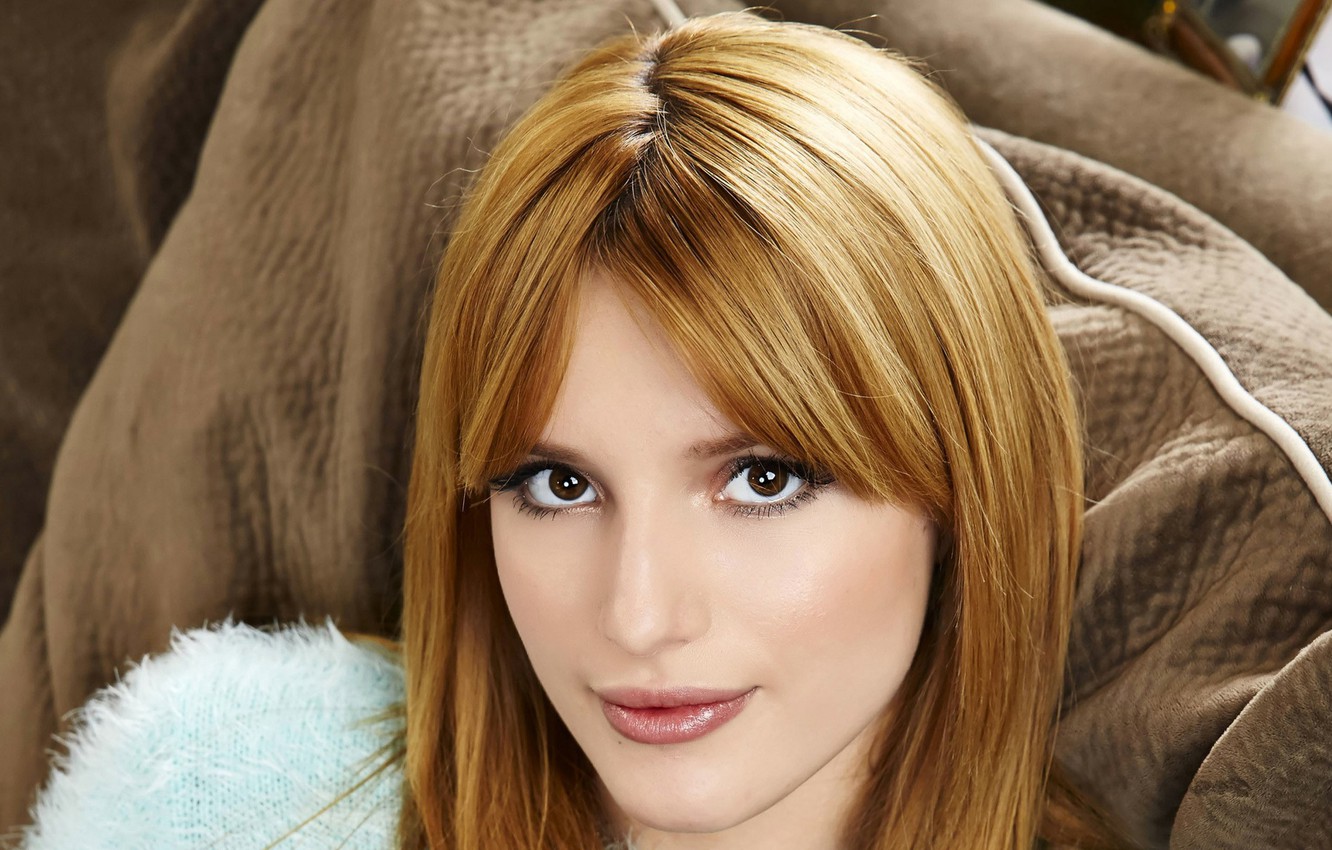 Actress Bella Thorne Beautiful Face Wallpapers