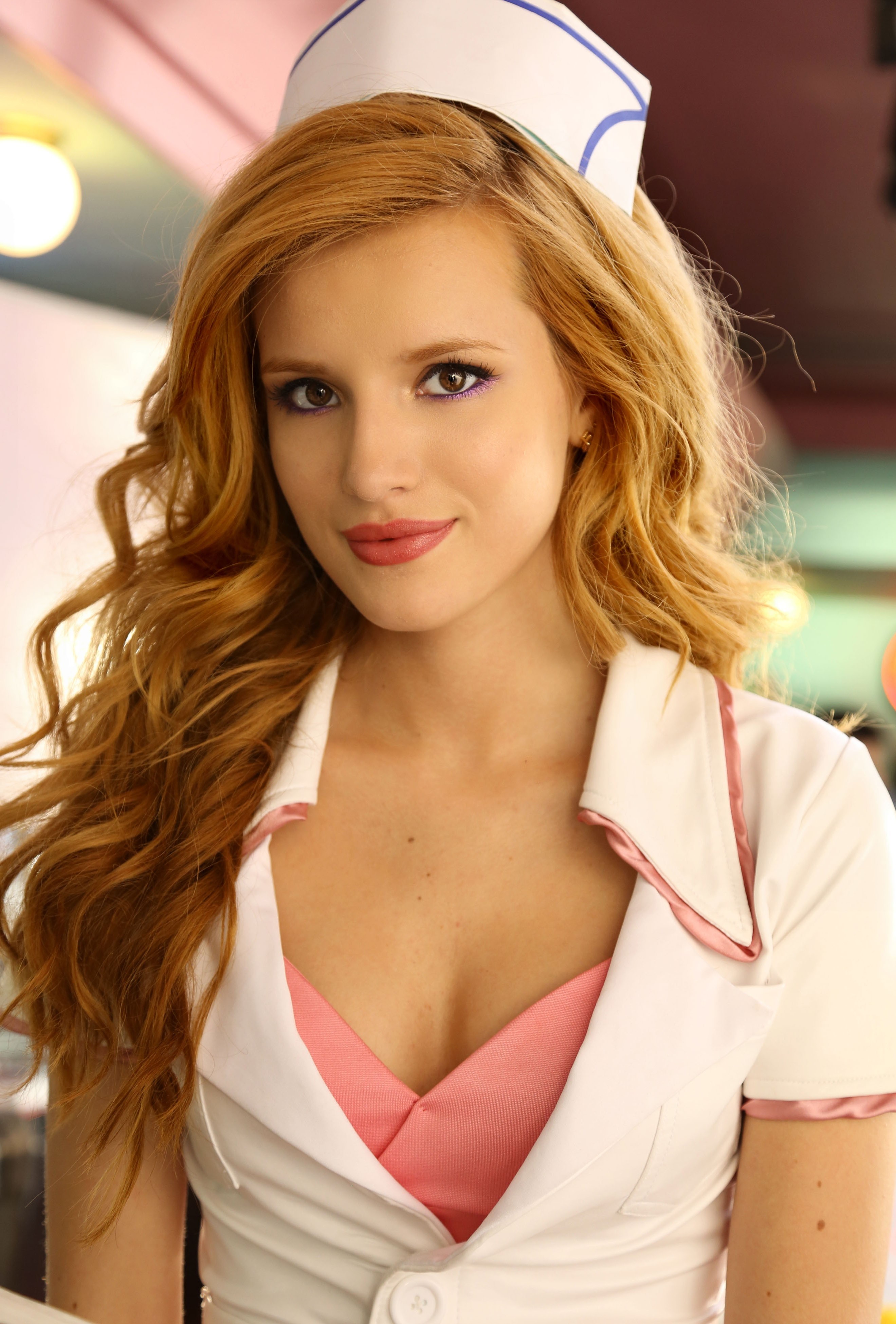 Actress Bella Thorne Beautiful Face Wallpapers