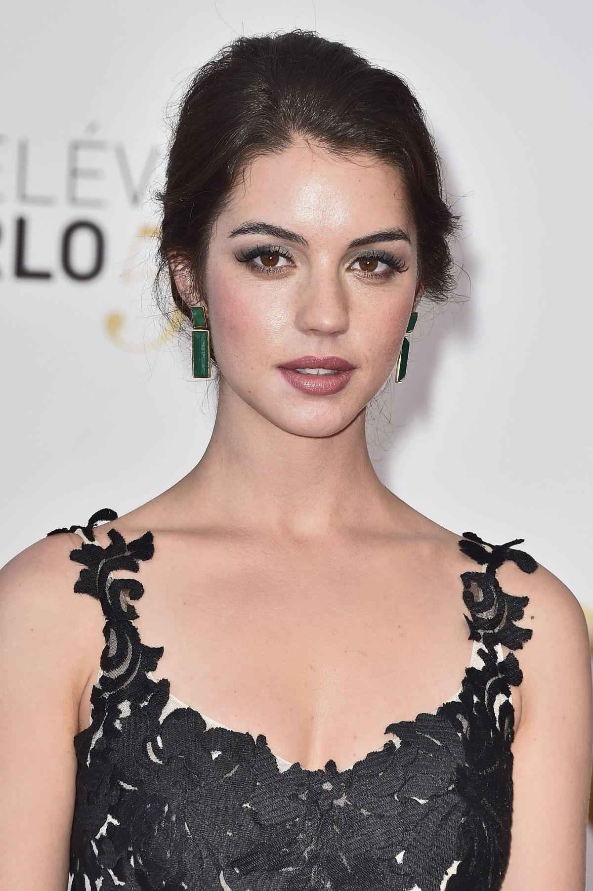 Adelaide Kane Australian Wallpapers