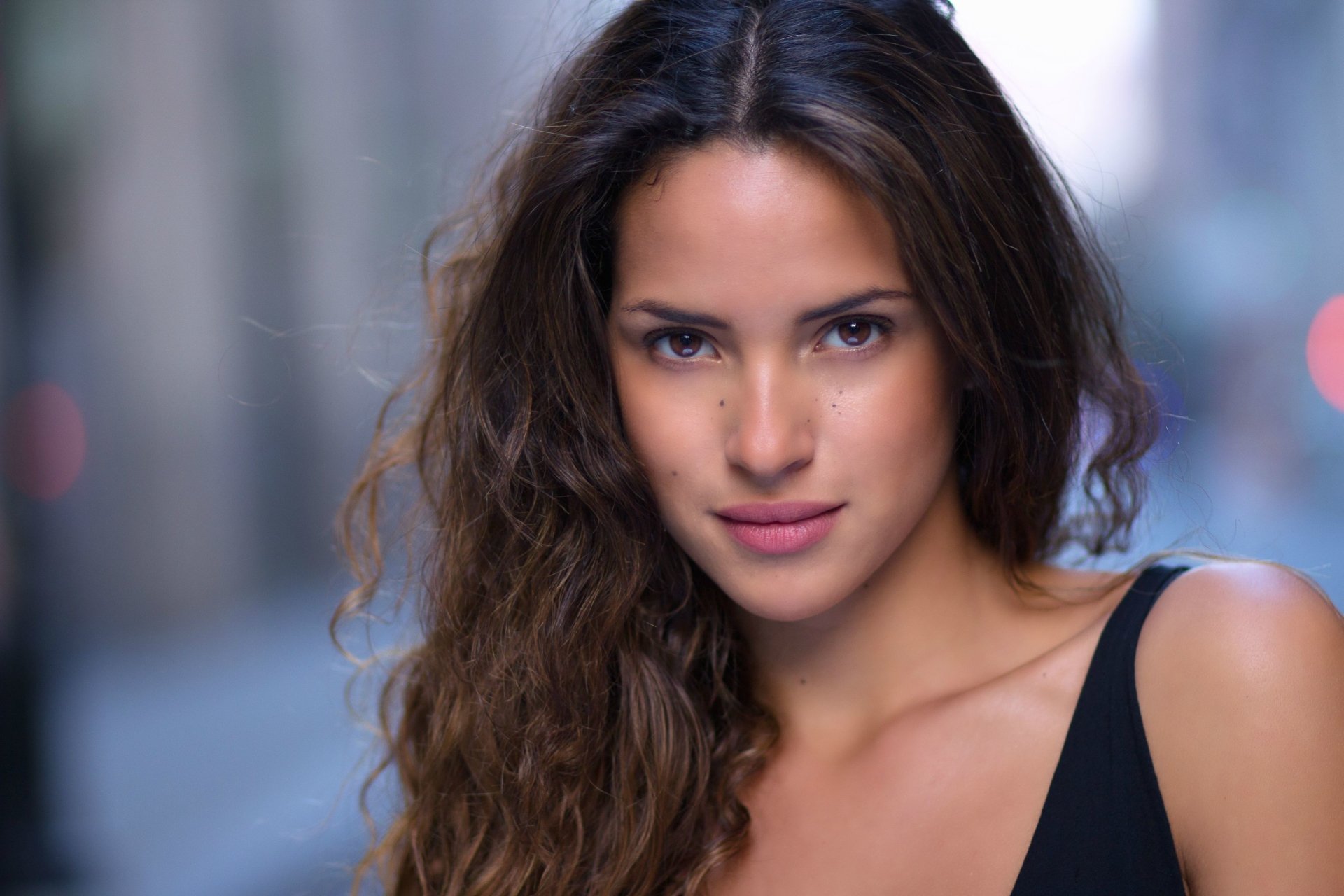 Adria Arjona Wallpapers