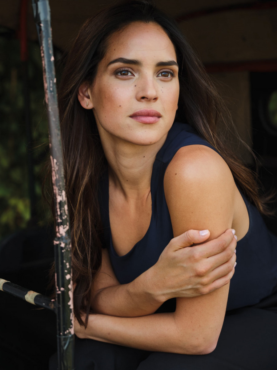 Adria Arjona Wallpapers