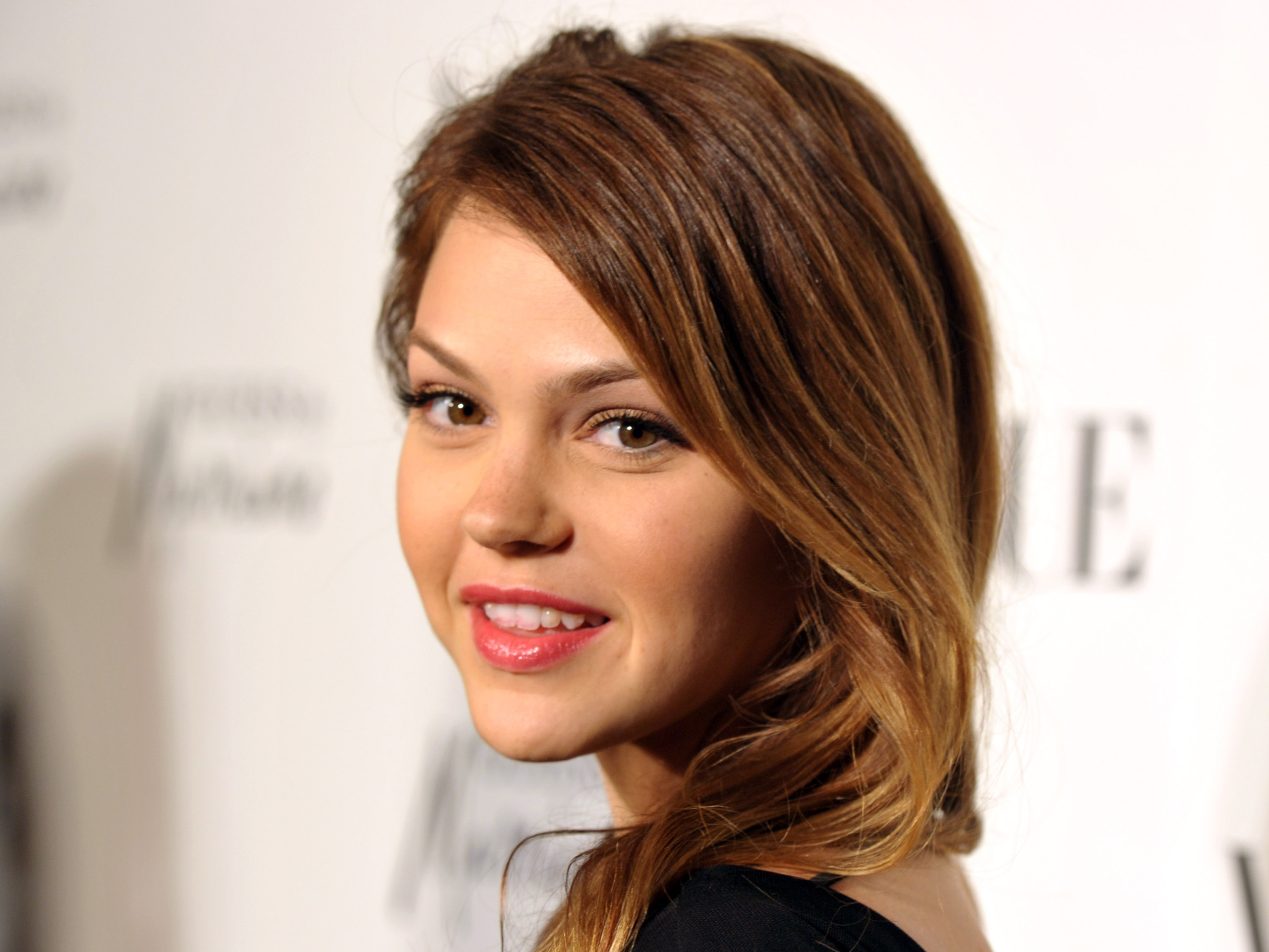 Aimee Teegarden Wallpapers