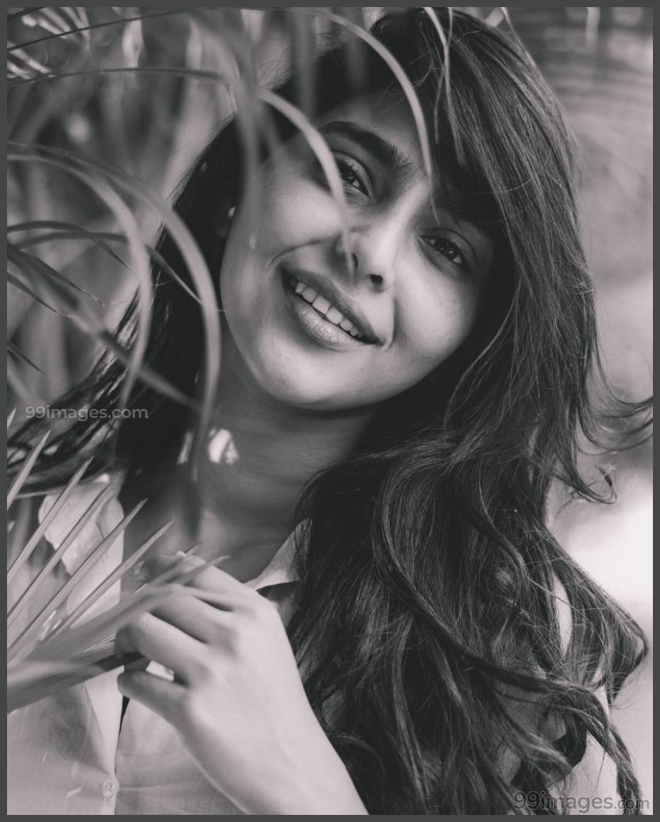 Aishwarya Lekshmi Wallpapers