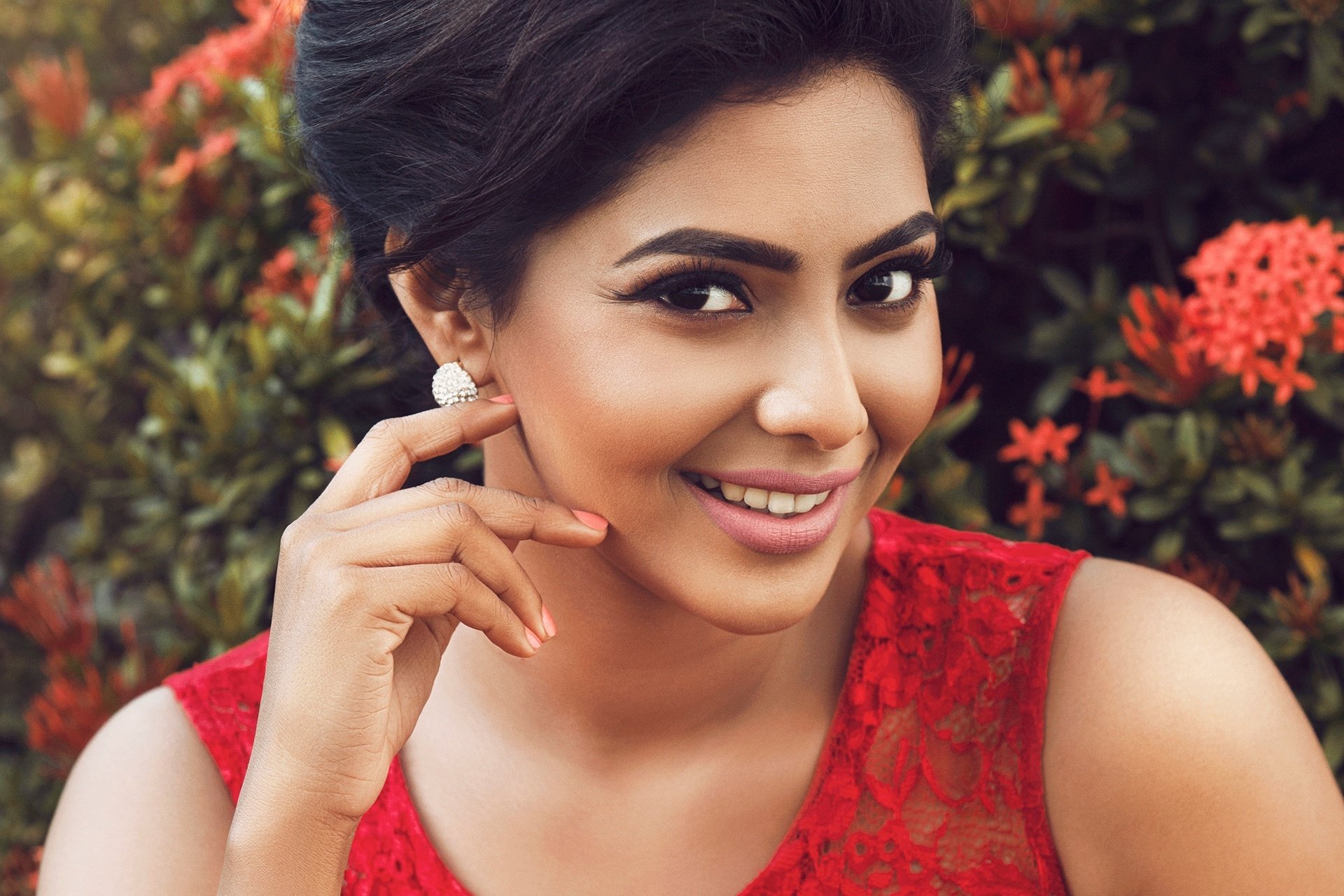 Aishwarya Lekshmi Wallpapers