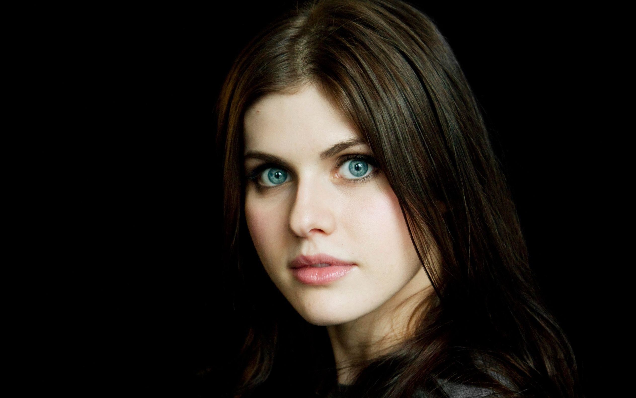 Alexandra Daddario Wallpapers