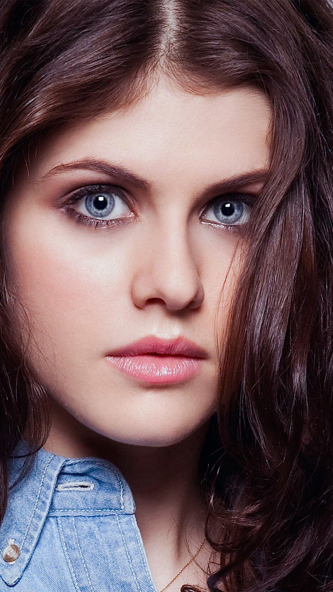 Alexandra Daddario 2019 Wallpapers