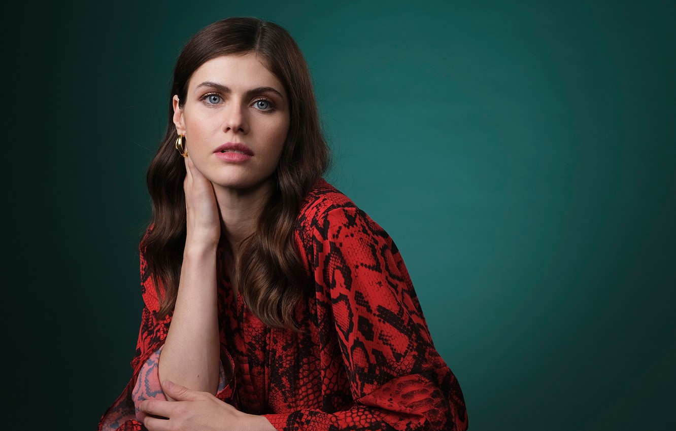 Alexandra Daddario AOL 2018 Portrait Wallpapers