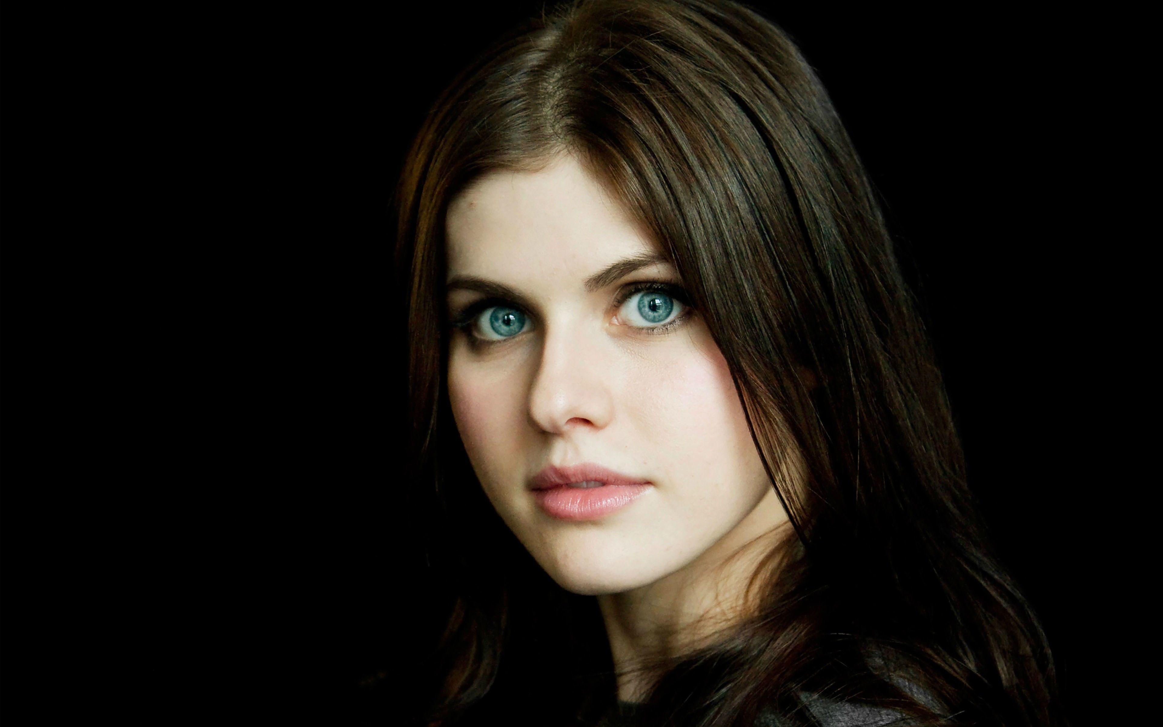 Alexandra Daddario Beautiful Eyes Wallpapers