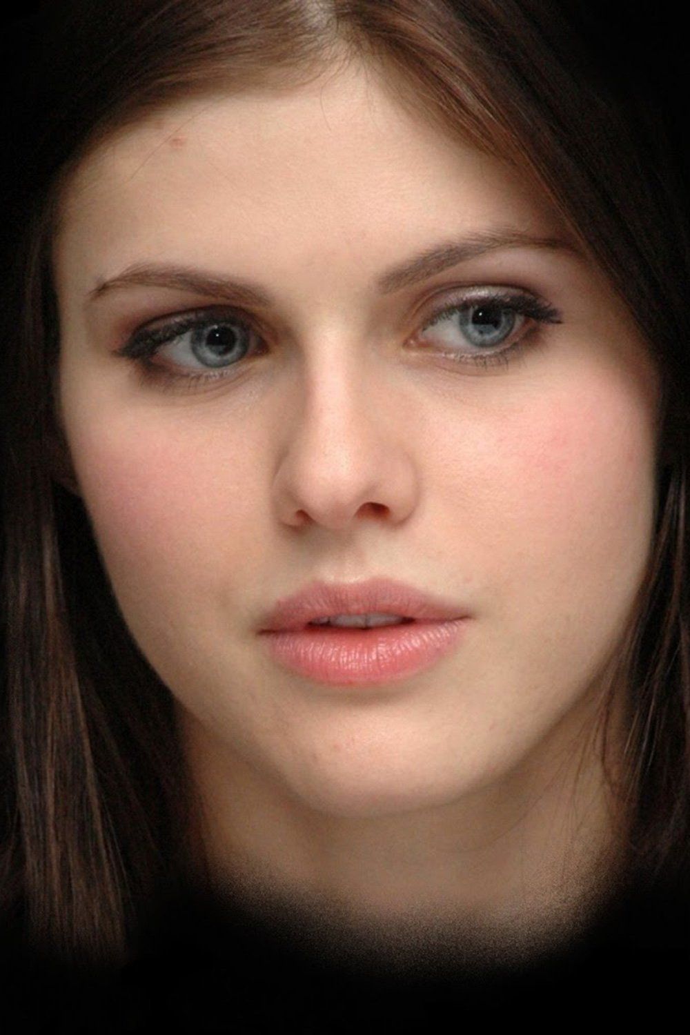 Alexandra Daddario Face Close Up Wallpapers