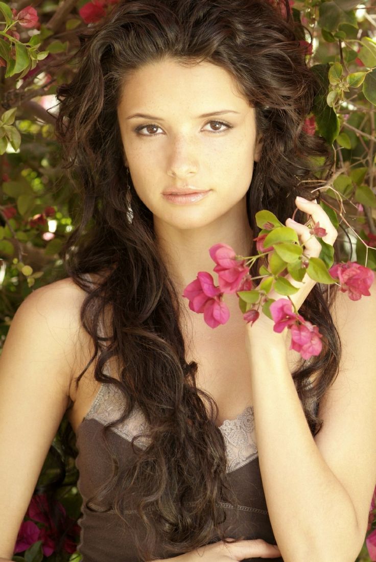 Alice Greczyn Wallpapers