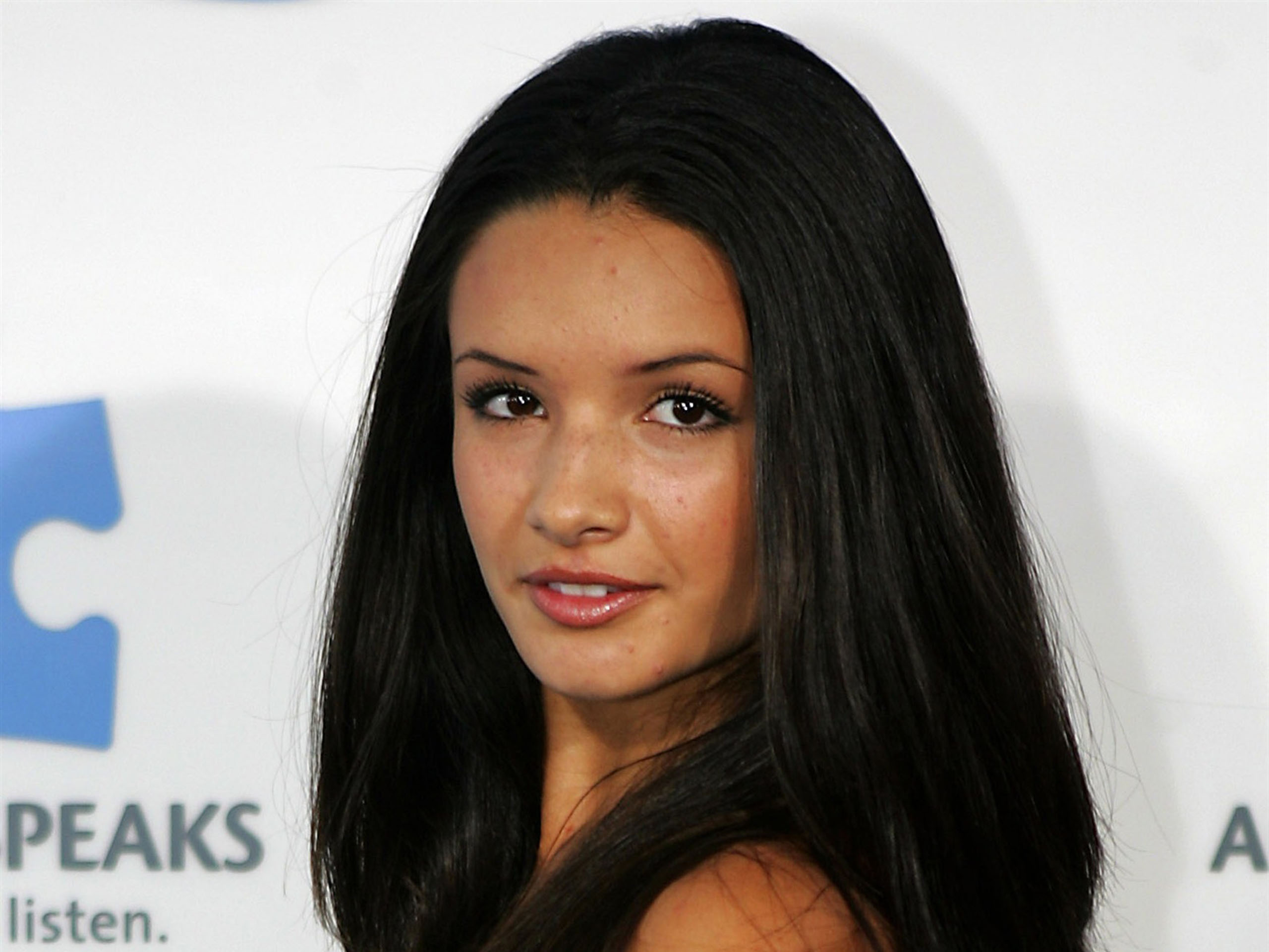 Alice Greczyn Wallpapers