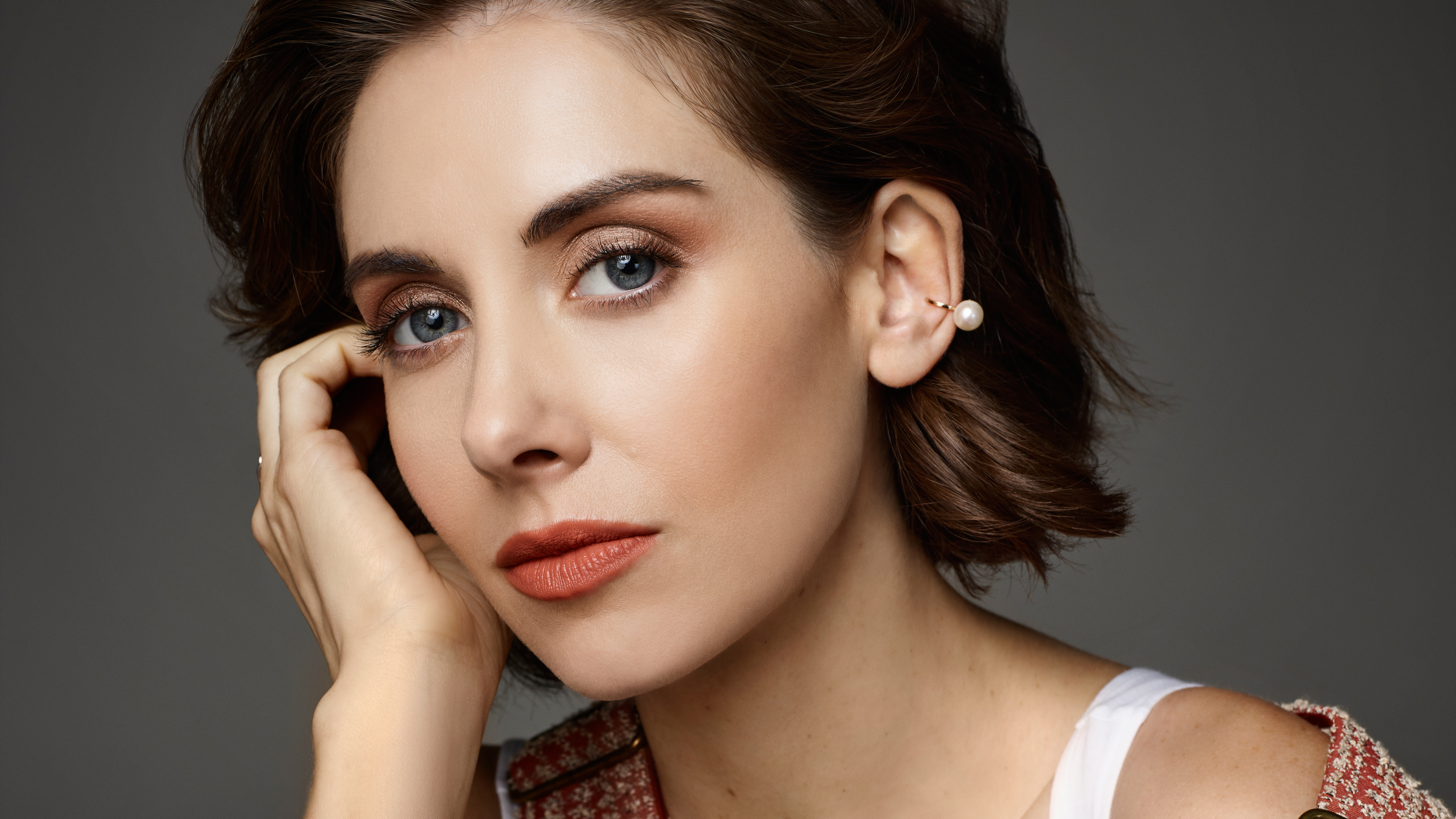 Alison Brie Blue Eyes Wallpapers