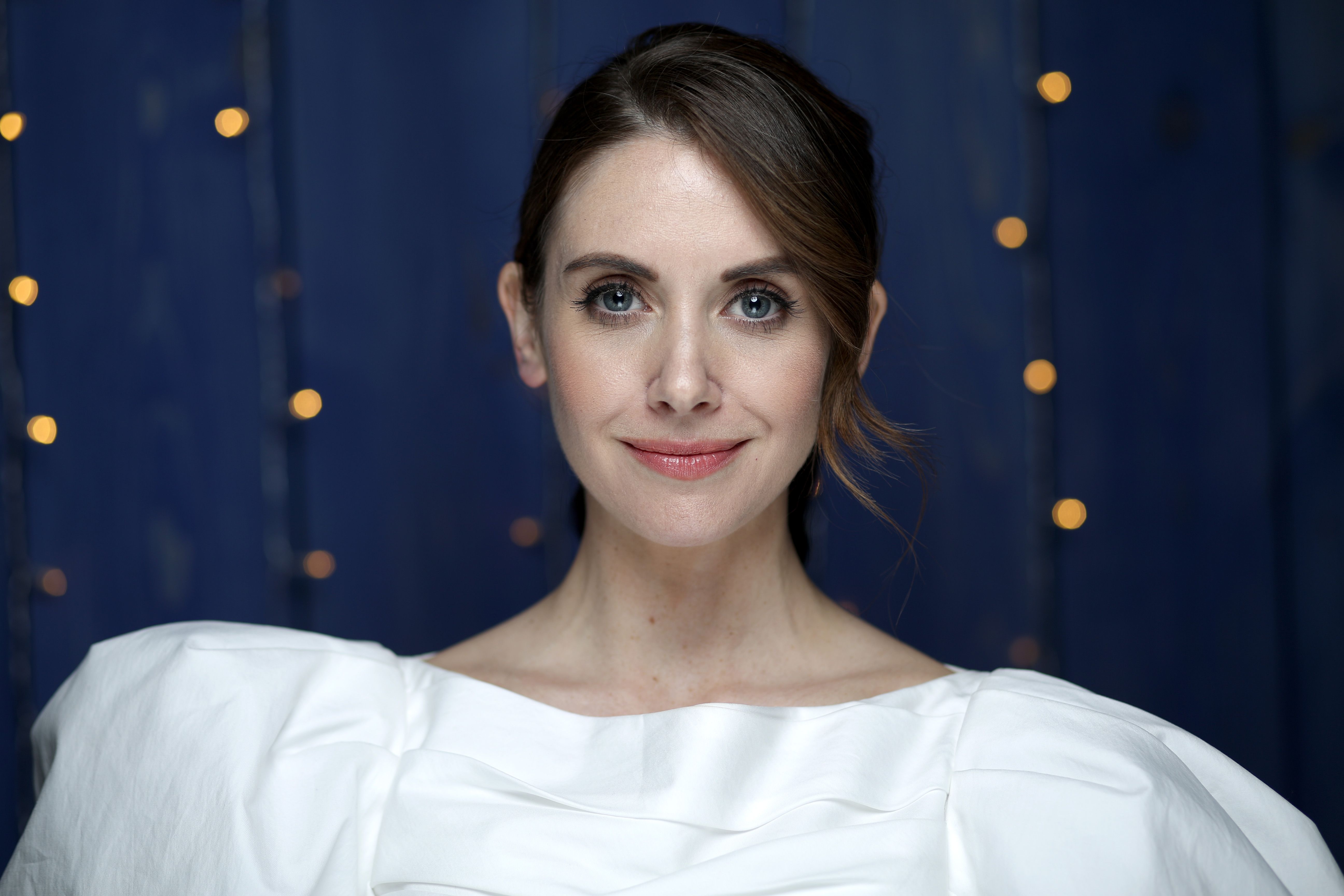 Alison Brie Blue Eyes Wallpapers