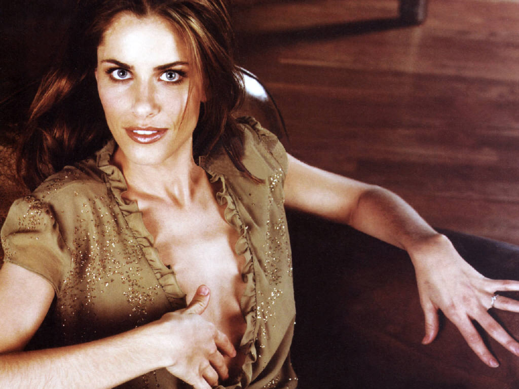 Amanda Peet Wallpapers