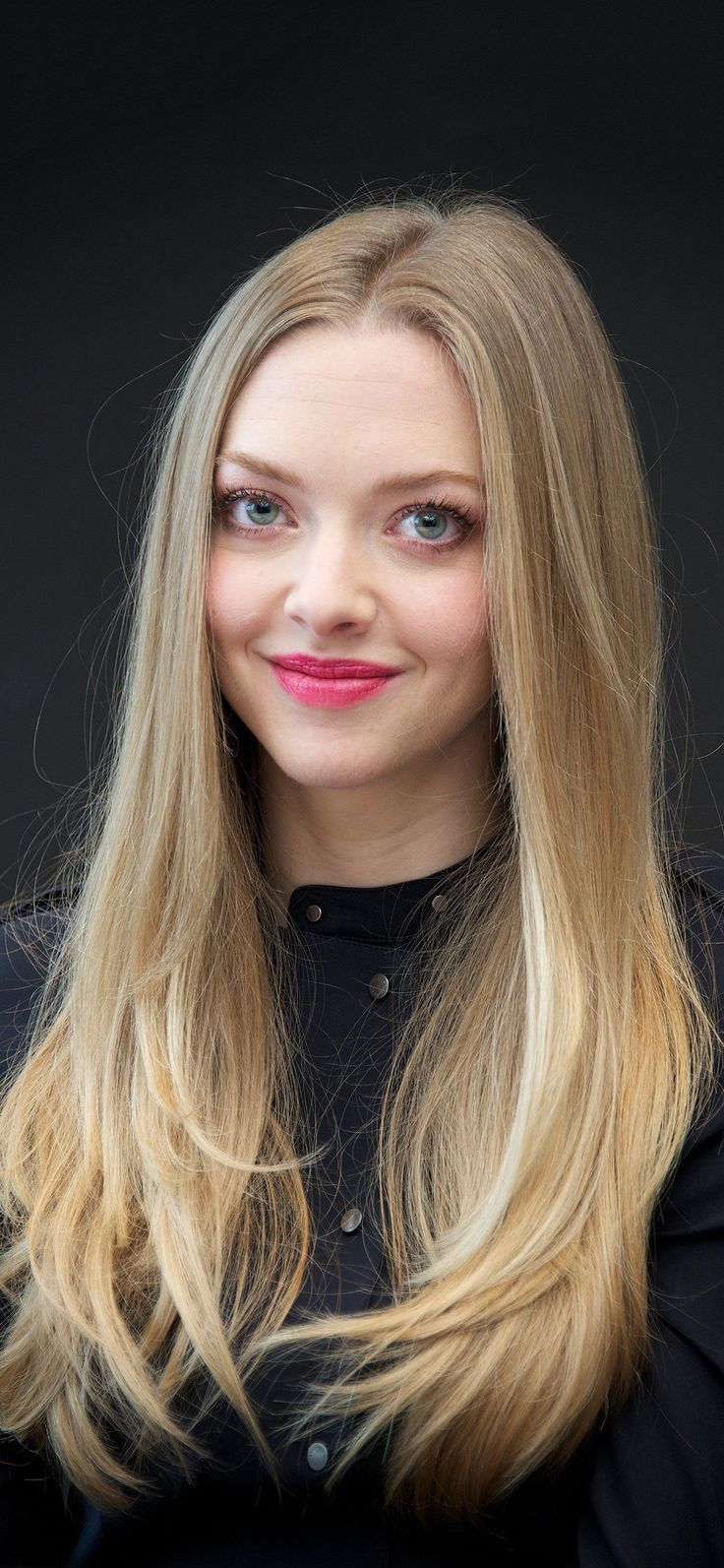 Amanda Seyfried Actress 2021 Wallpapers