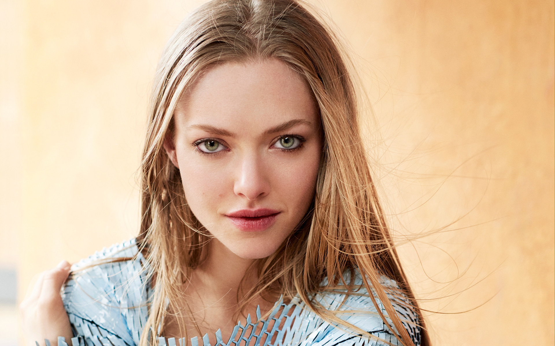 Amanda Seyfried For Vogue Wallpapers