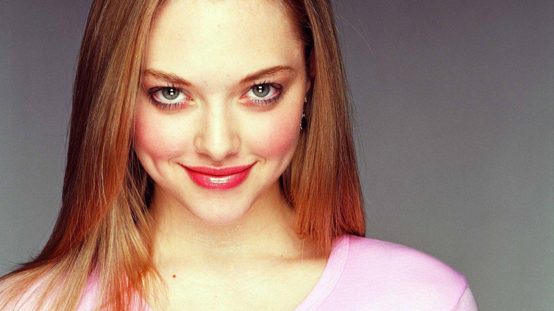 Amanda Seyfried New 2020 Wallpapers