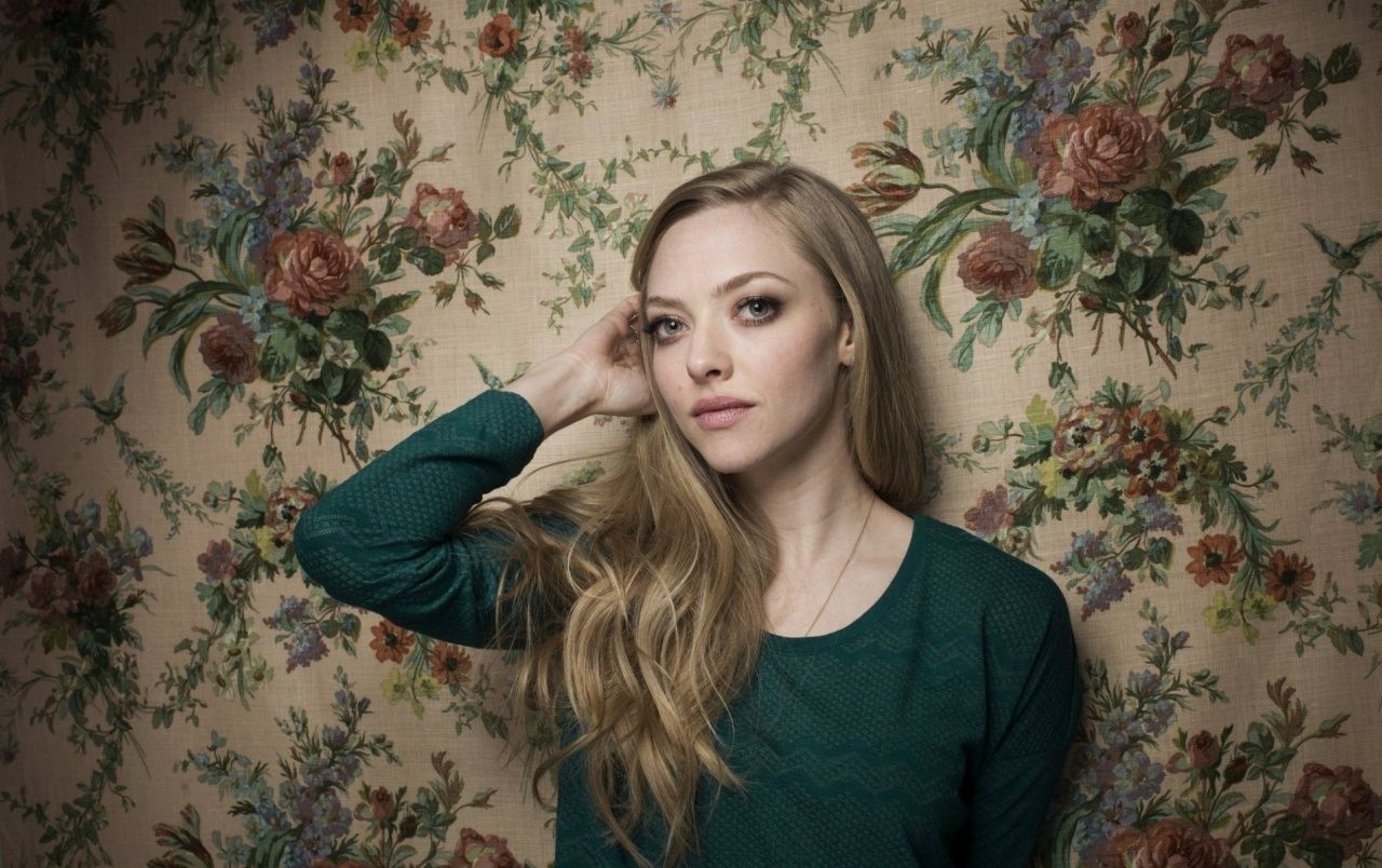 Amanda Seyfried Photoshoot Wallpapers