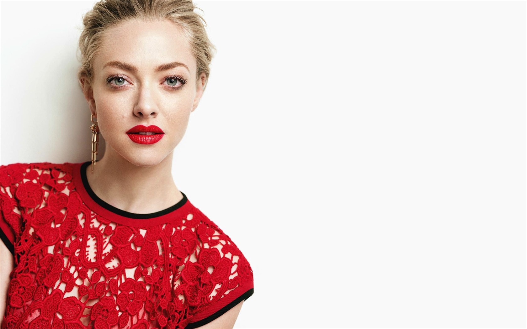 Amanda Seyfried Photoshoot Wallpapers