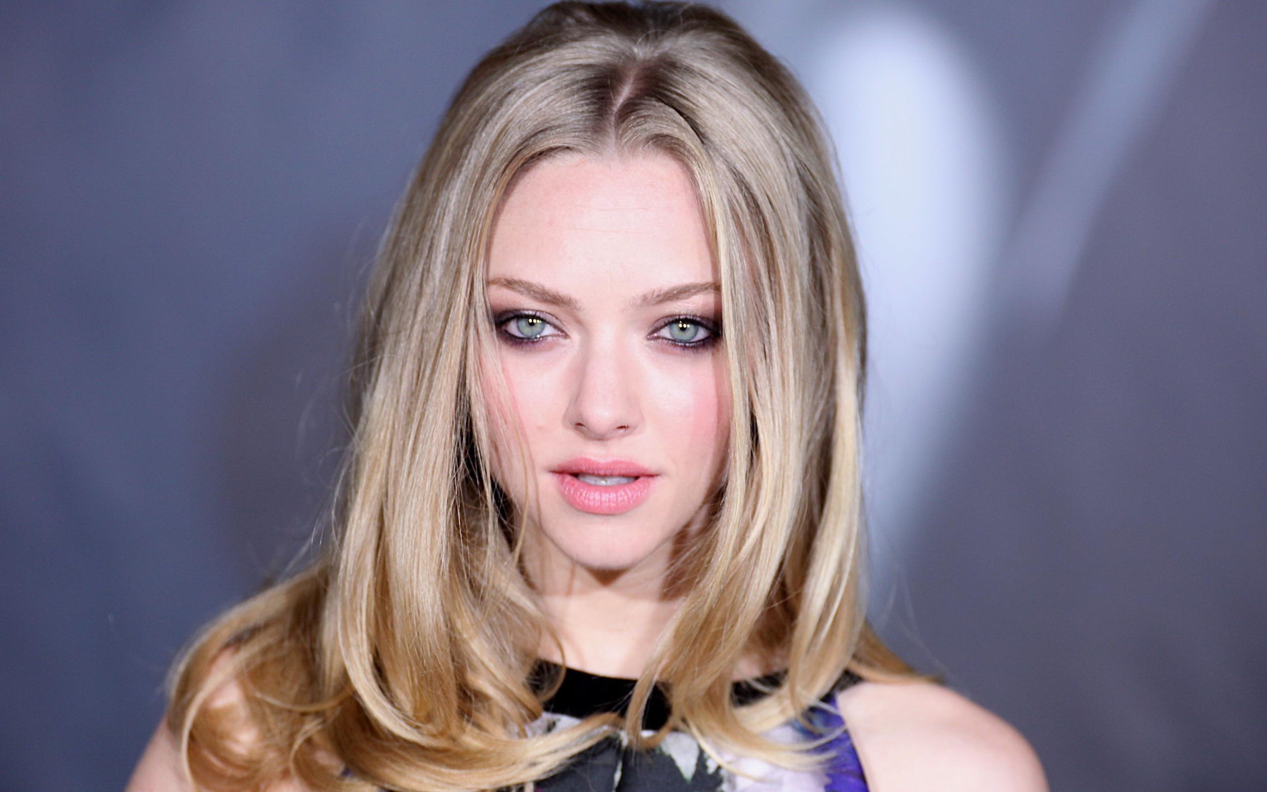 Amanda Seyfried Portrait 2019 Wallpapers