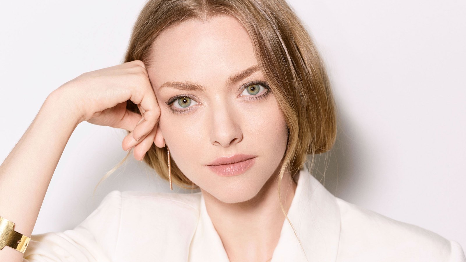 Amanda Seyfried Portrait 2019 Wallpapers