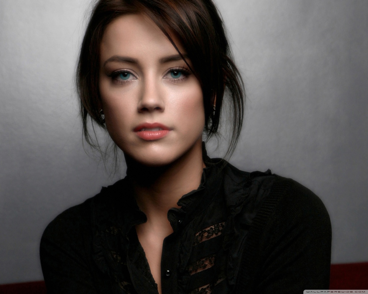 Amber Heard Actress In Blue Wallpapers