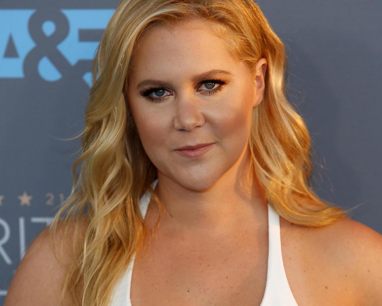 Amy Schumer Wallpapers