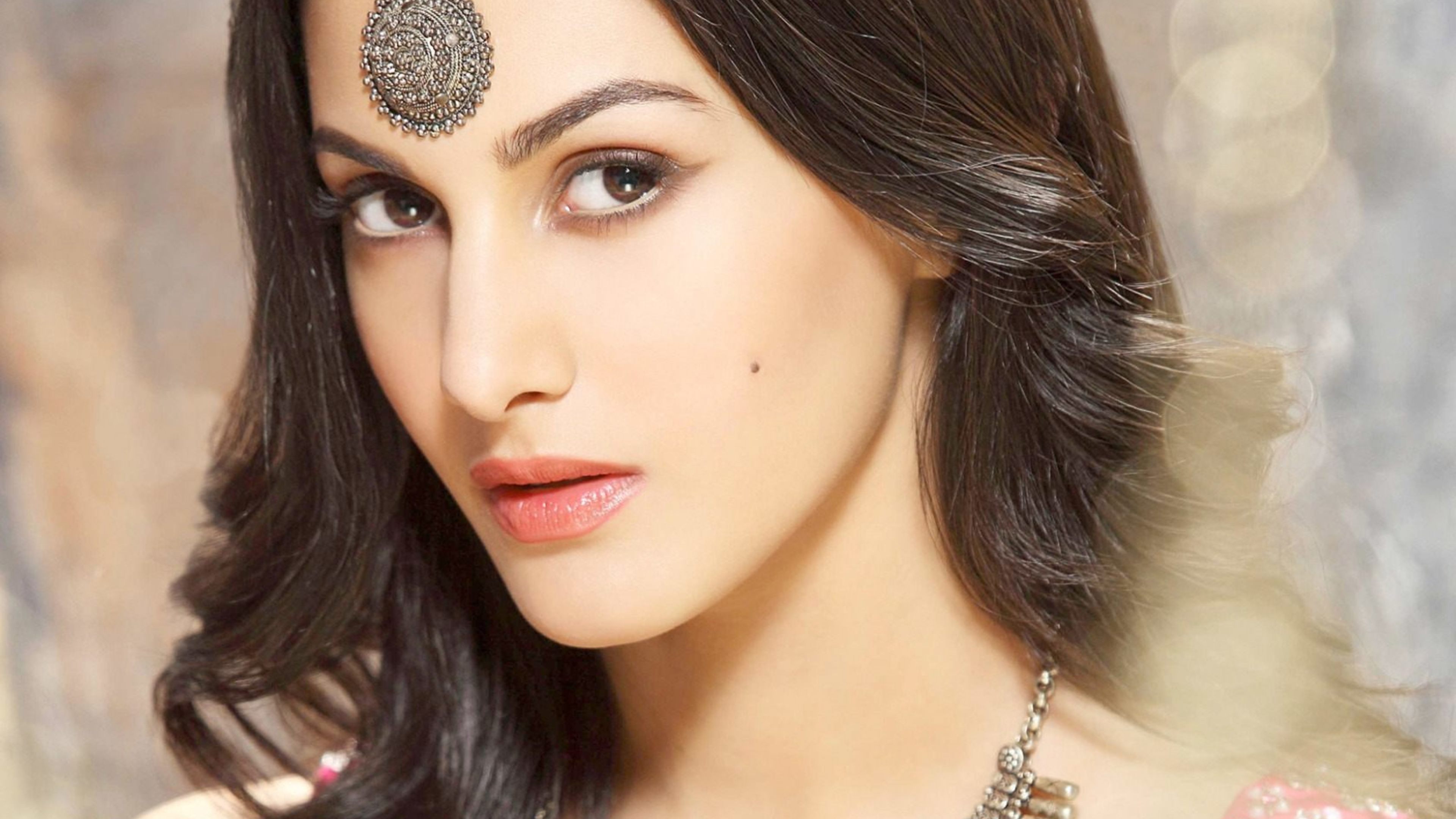 Amyra Dastur Wallpapers