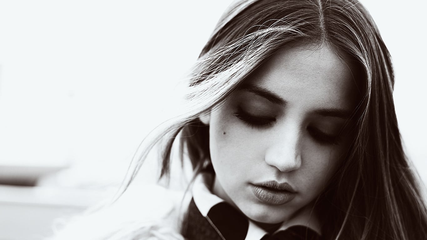 Ana de Armas Beautiful Monochrome Wallpapers