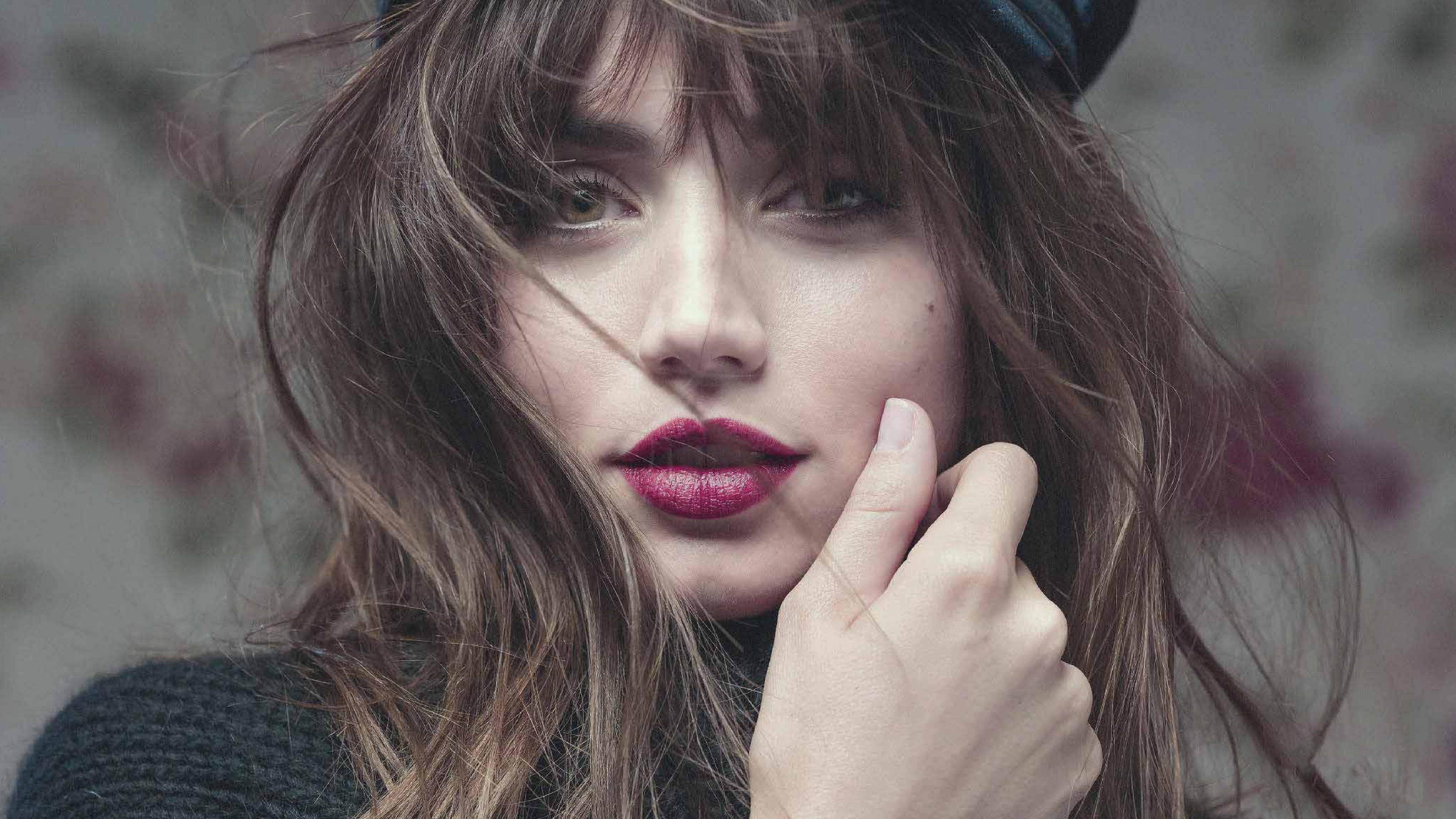 Ana de Armas Beautiful Monochrome Wallpapers