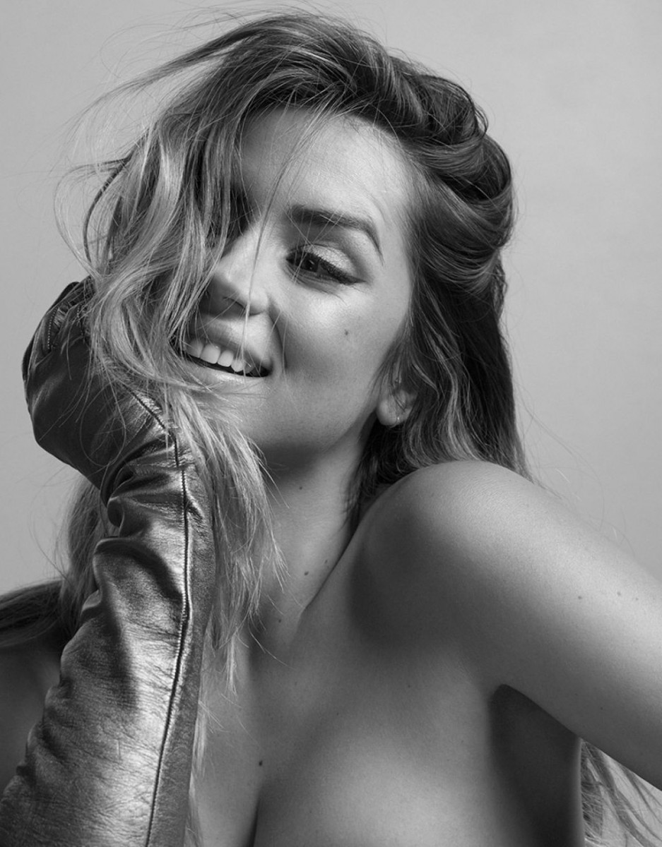 Ana de Armas Beautiful Monochrome Wallpapers