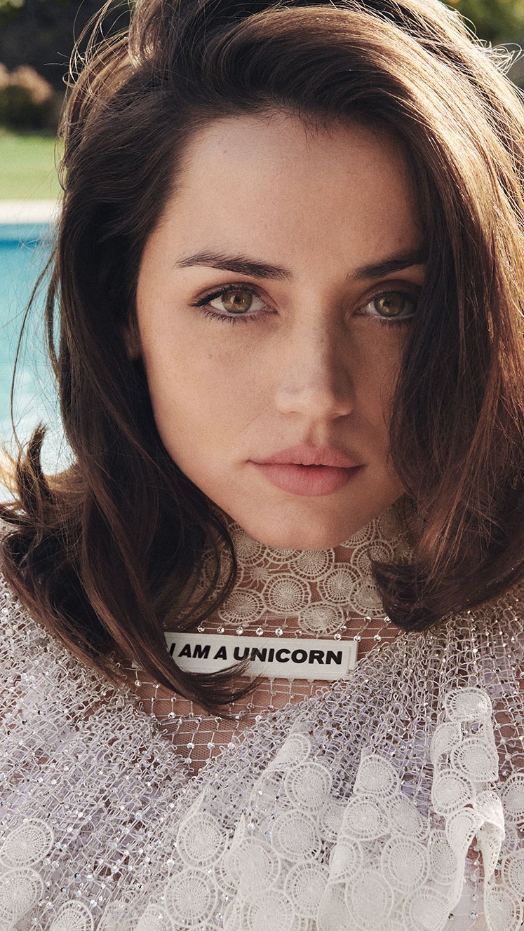 Ana de Armas Face Close Up Wallpapers