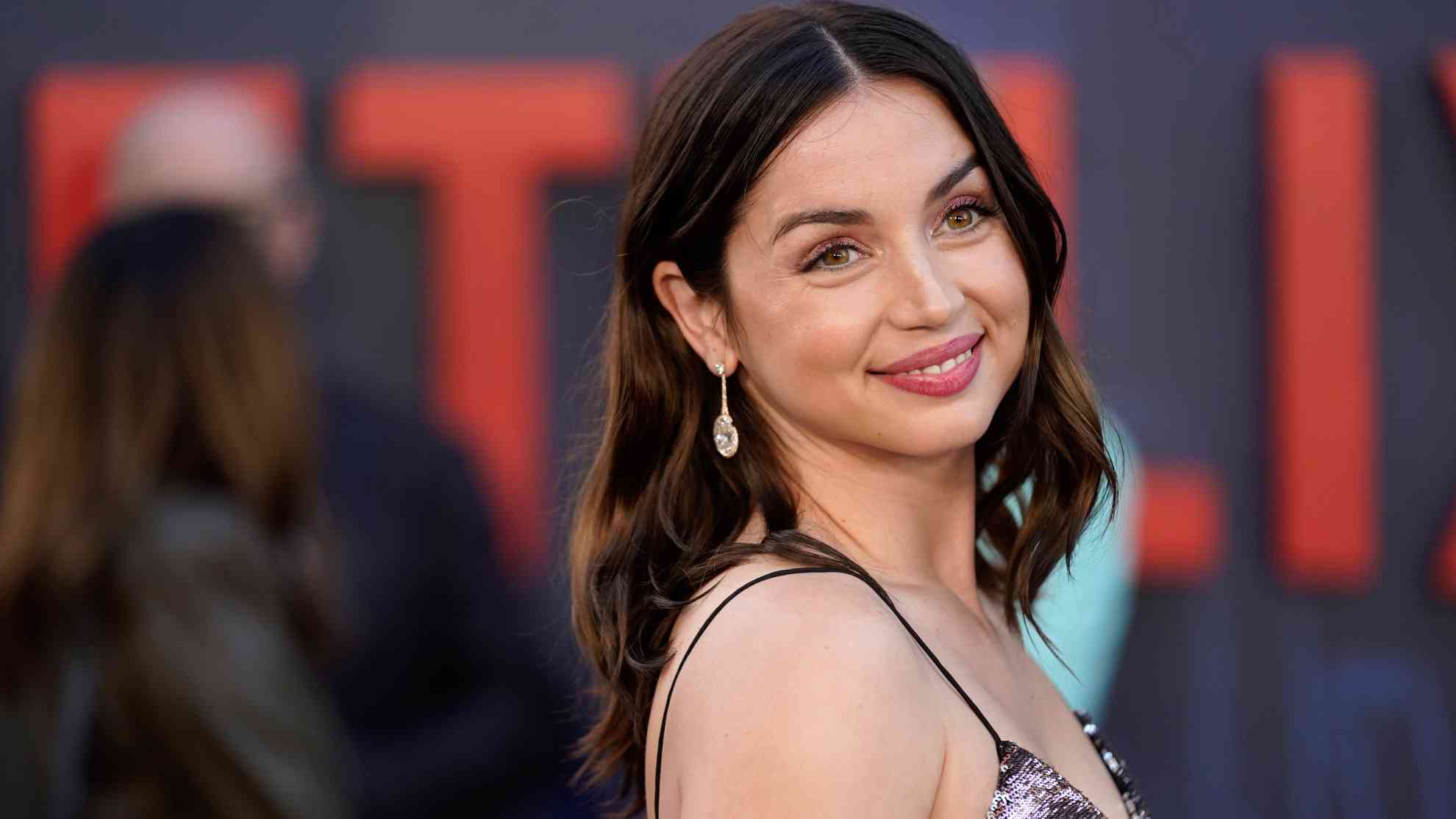 Ana de Armas Face Close Up Wallpapers