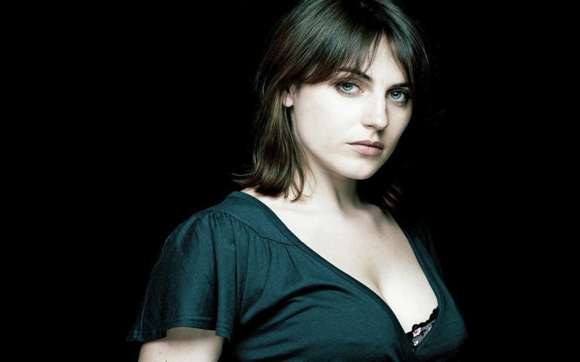 Antje Traue Wallpapers