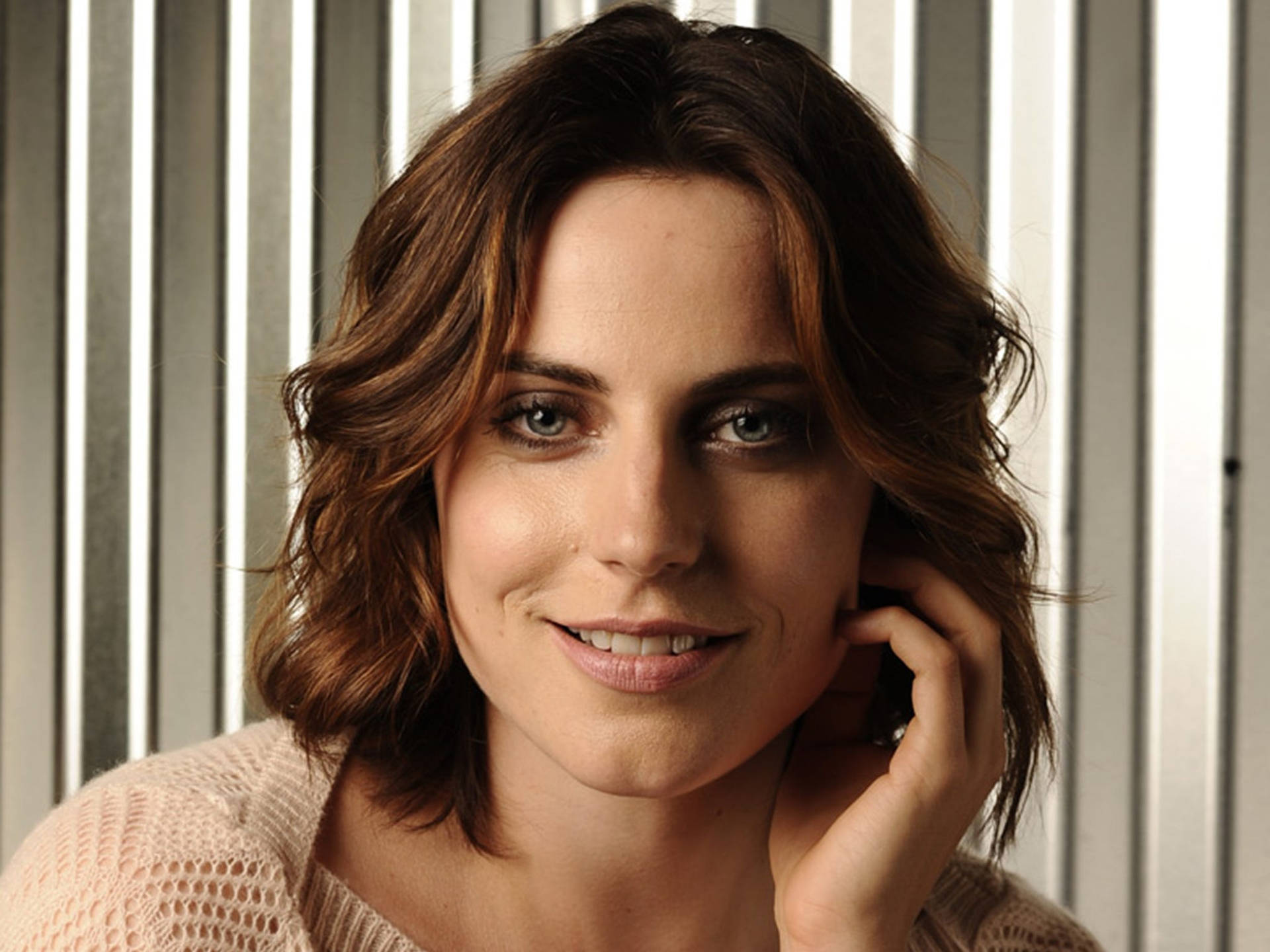 Antje Traue Wallpapers