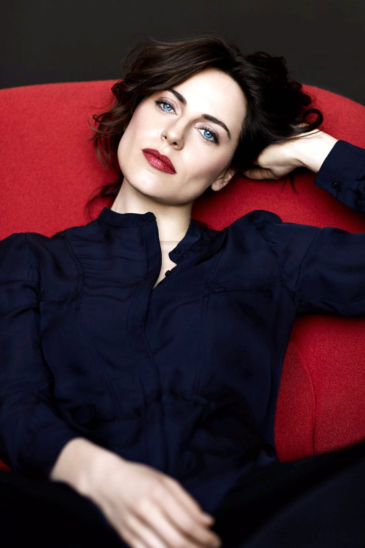 Antje Traue Wallpapers