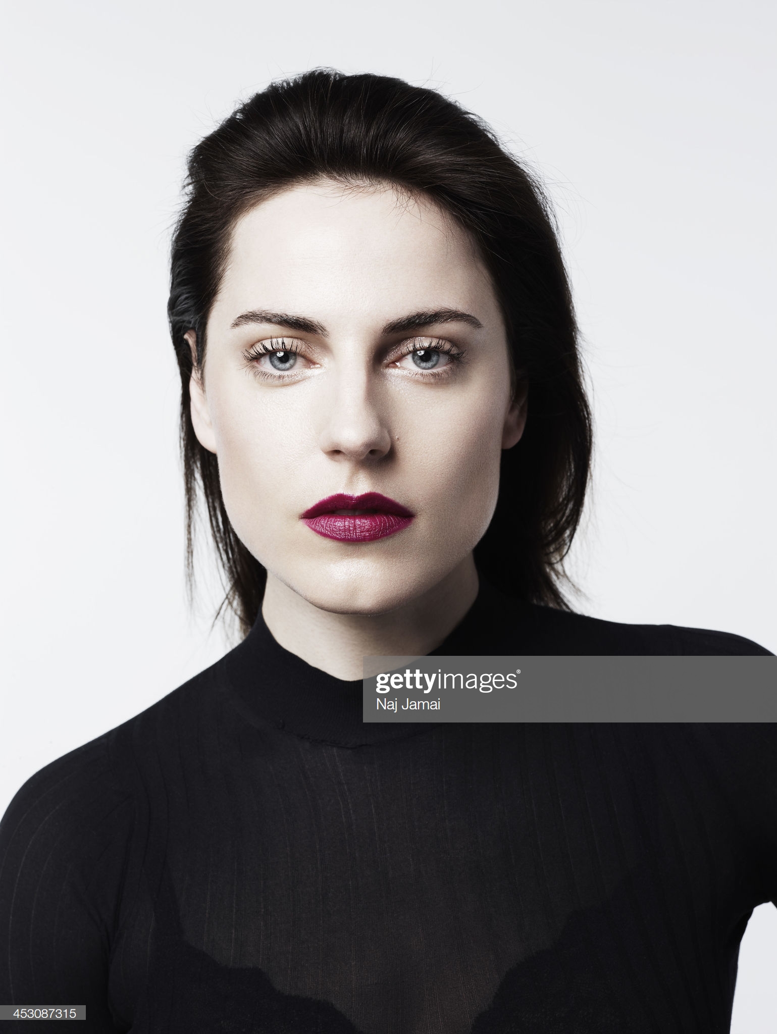 Antje Traue Wallpapers