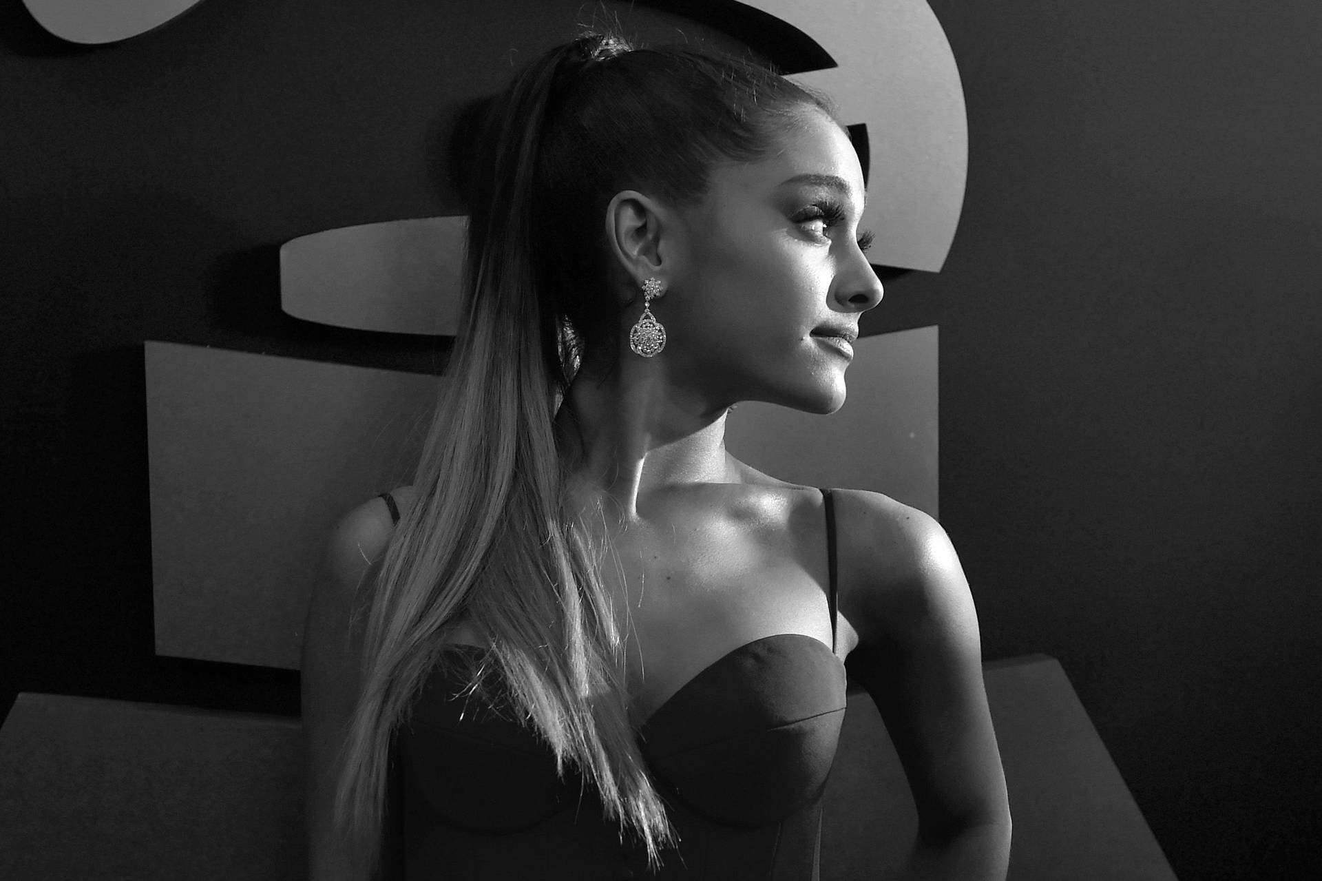 ariana grande computer Wallpapers