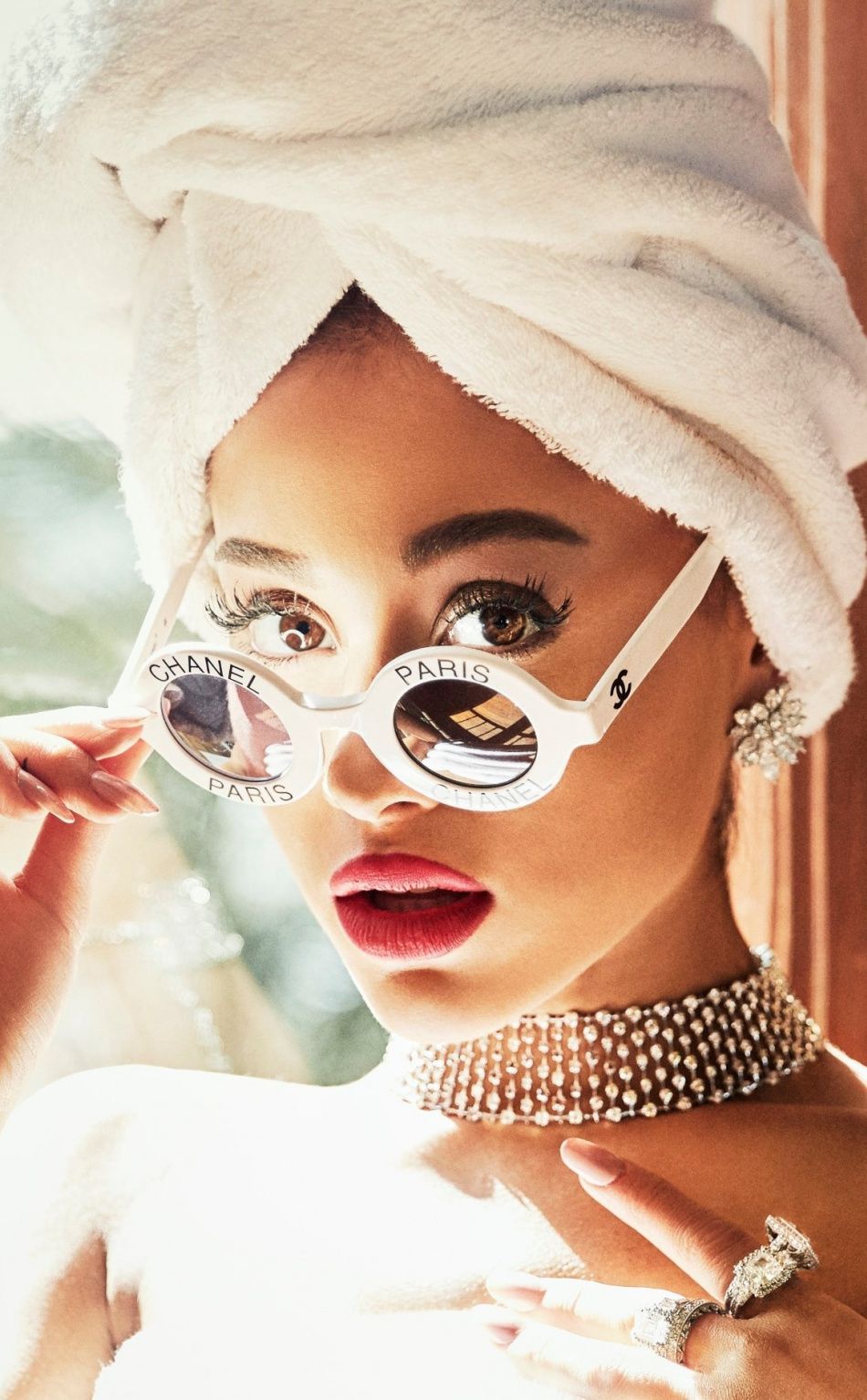 Ariana Grande Heart Sunglasses Wallpapers