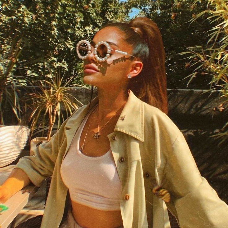 Ariana Grande Heart Sunglasses Wallpapers