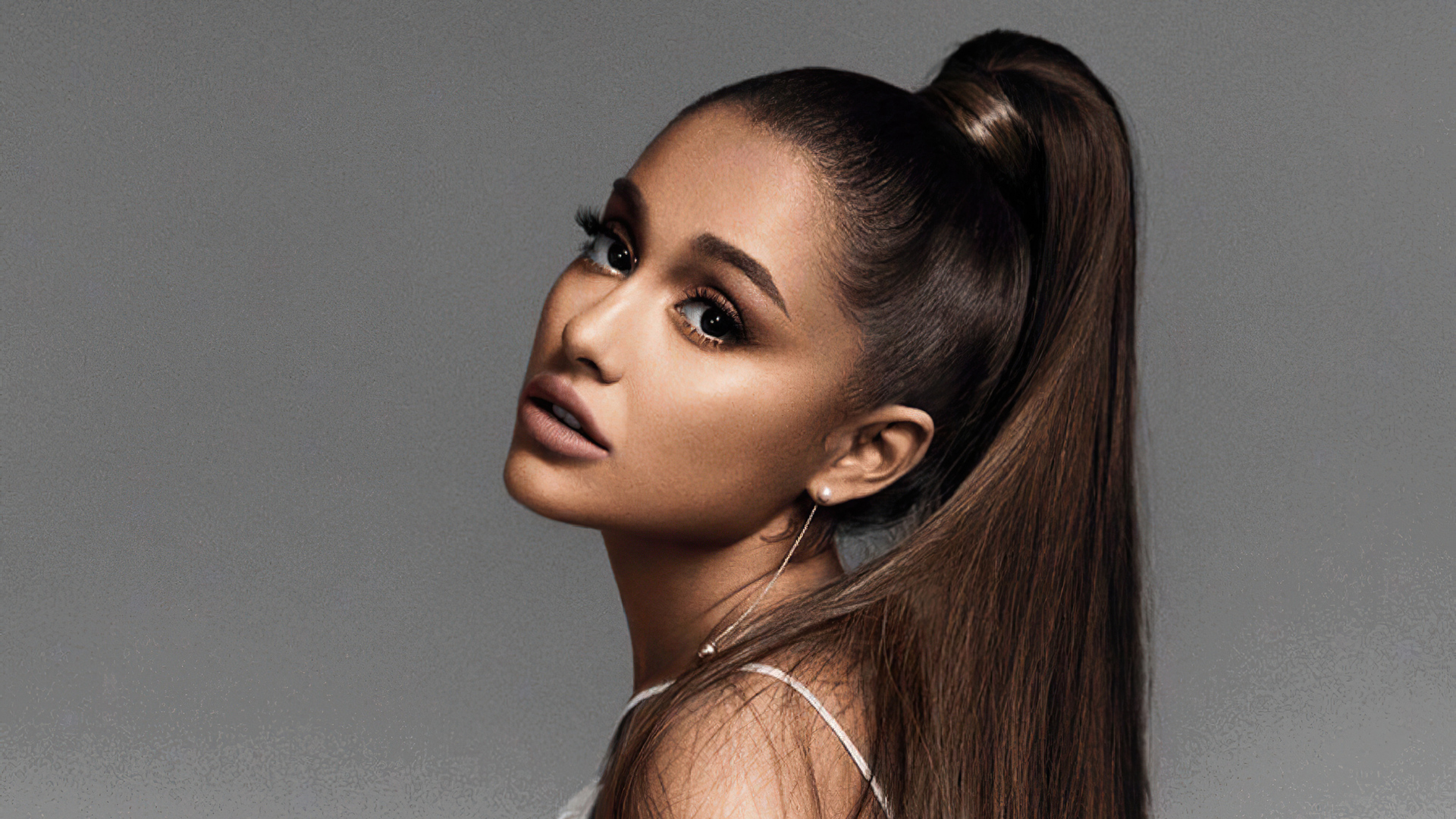 ariana grande laptop Wallpapers